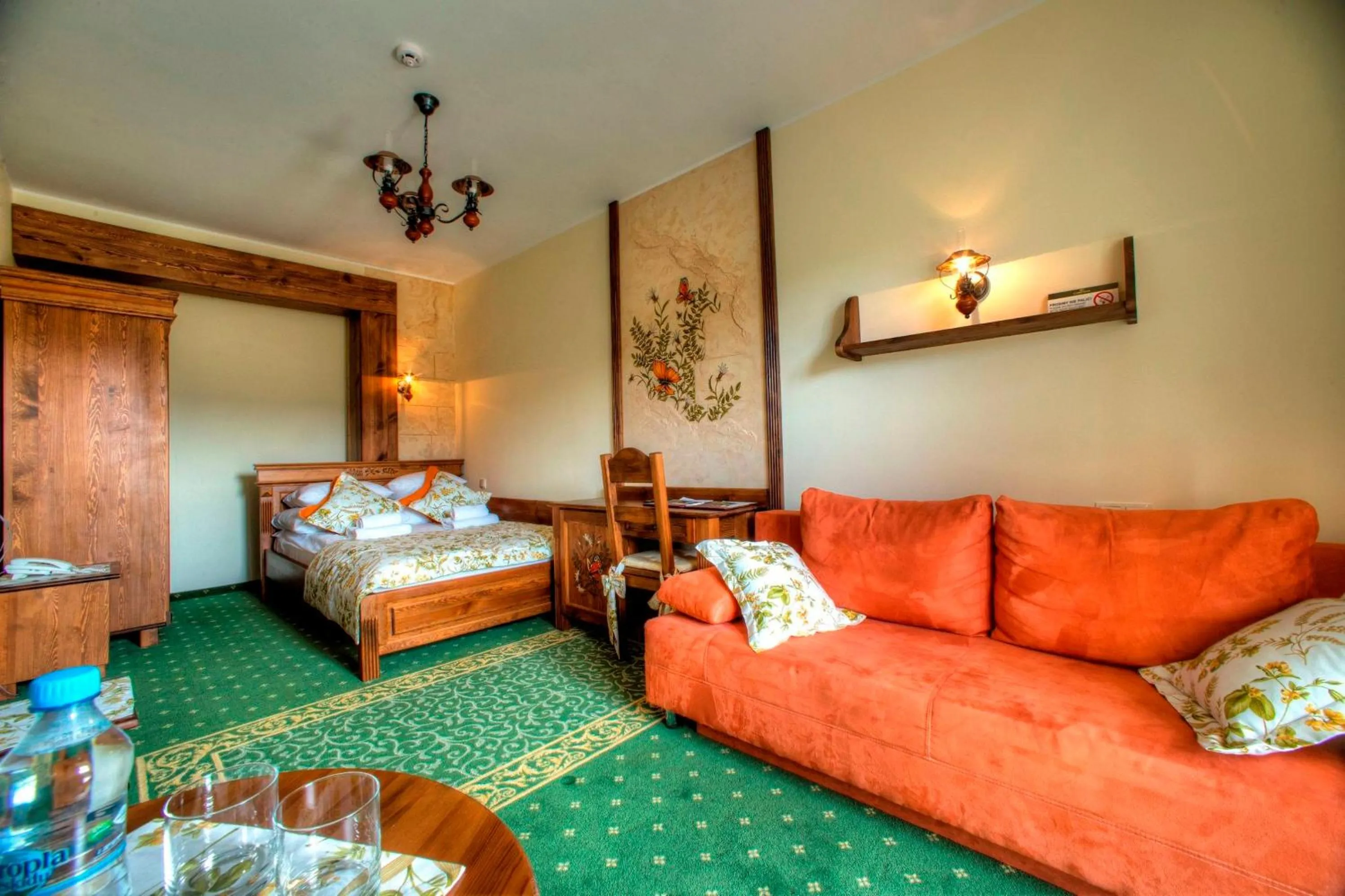 Photo of the whole room in Hotel Carpatia Bieszczadzki Gościniec