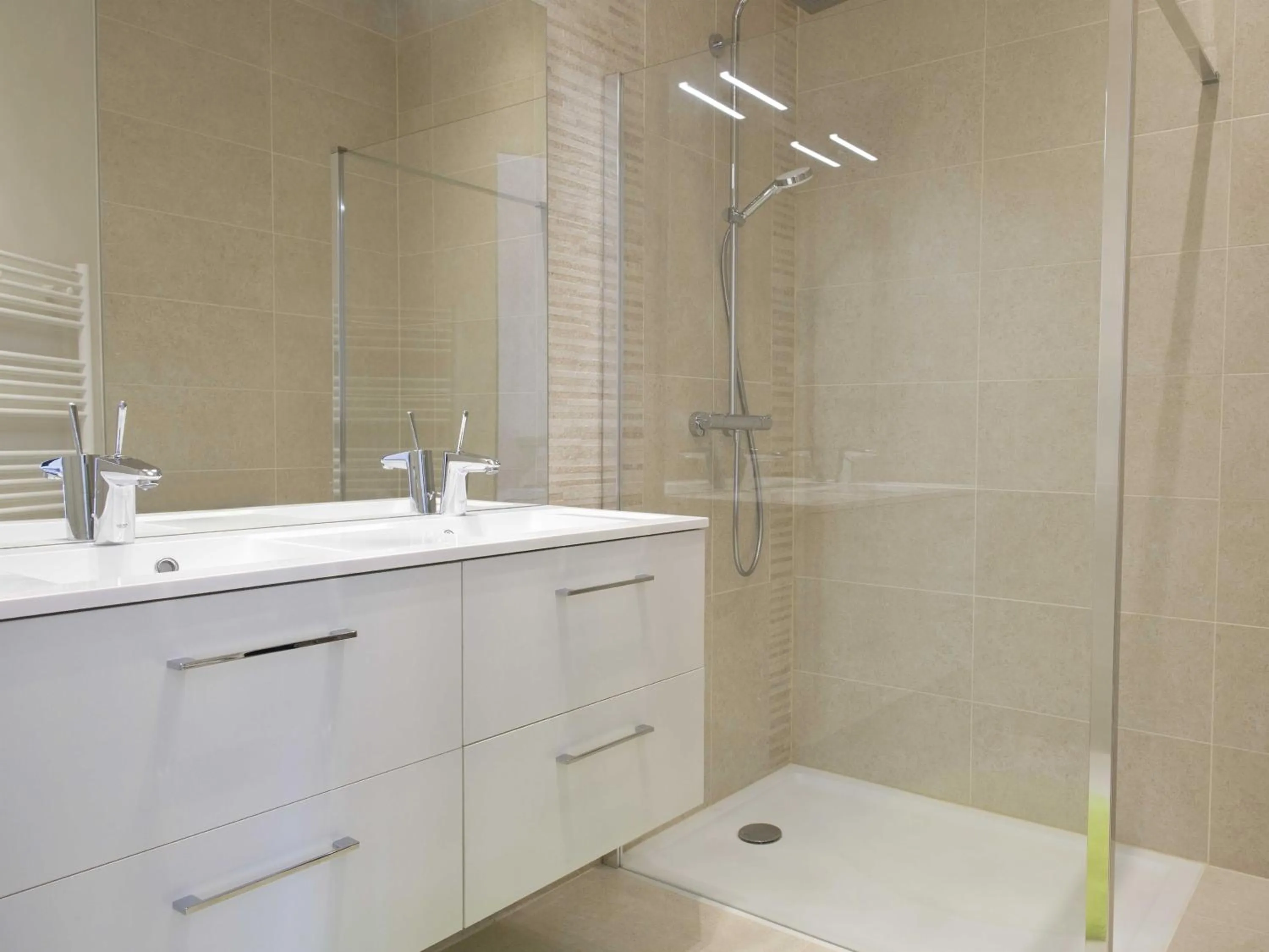 Bathroom in Sasha's Place - Appartement de Luxe - Hypercentre