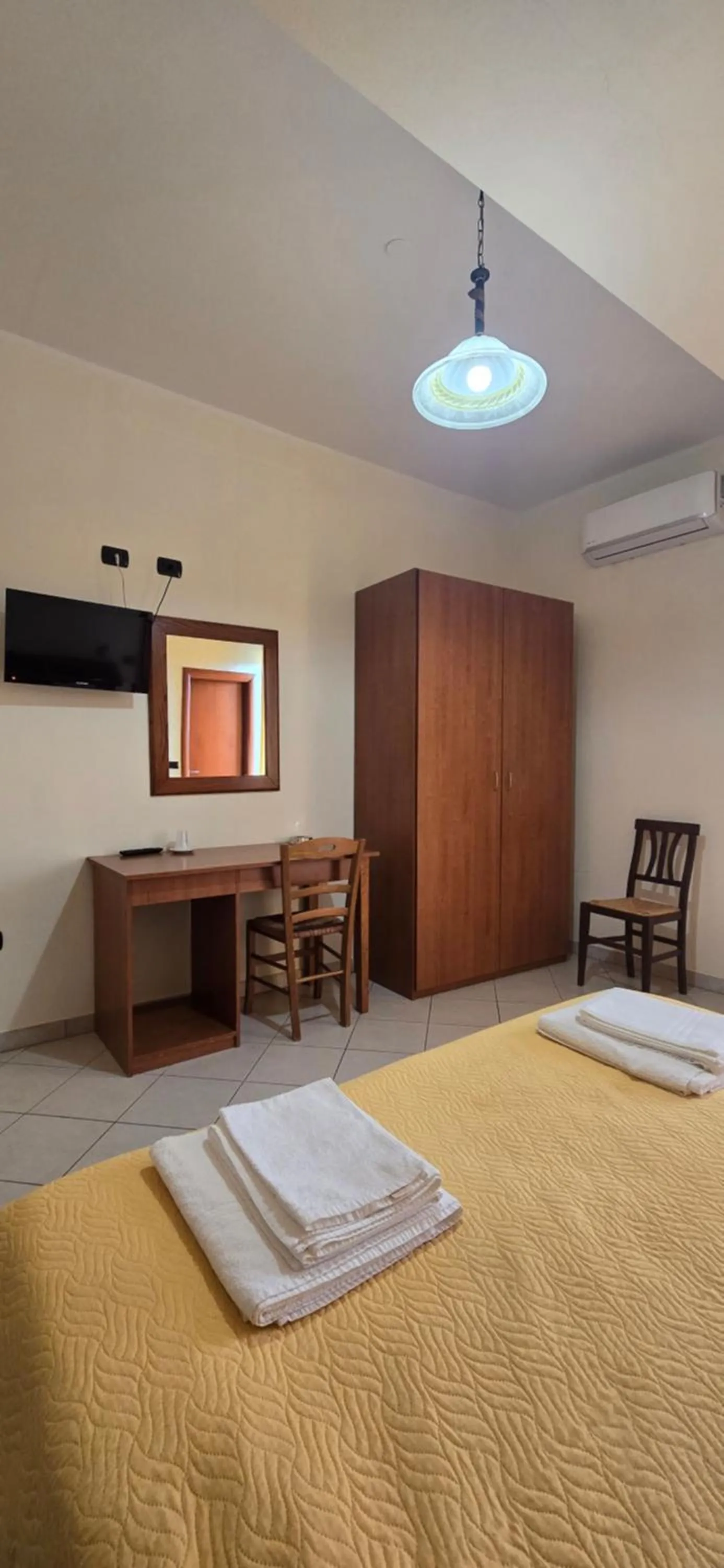 Bed in Hotel Ristorante La Decanata