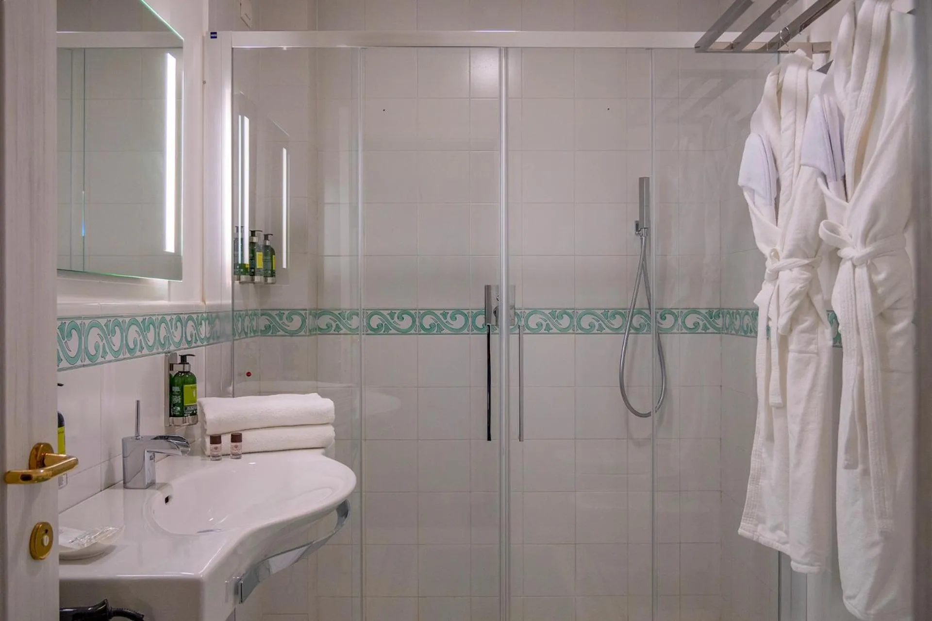 Shower in Hotel Villa Michelangelo