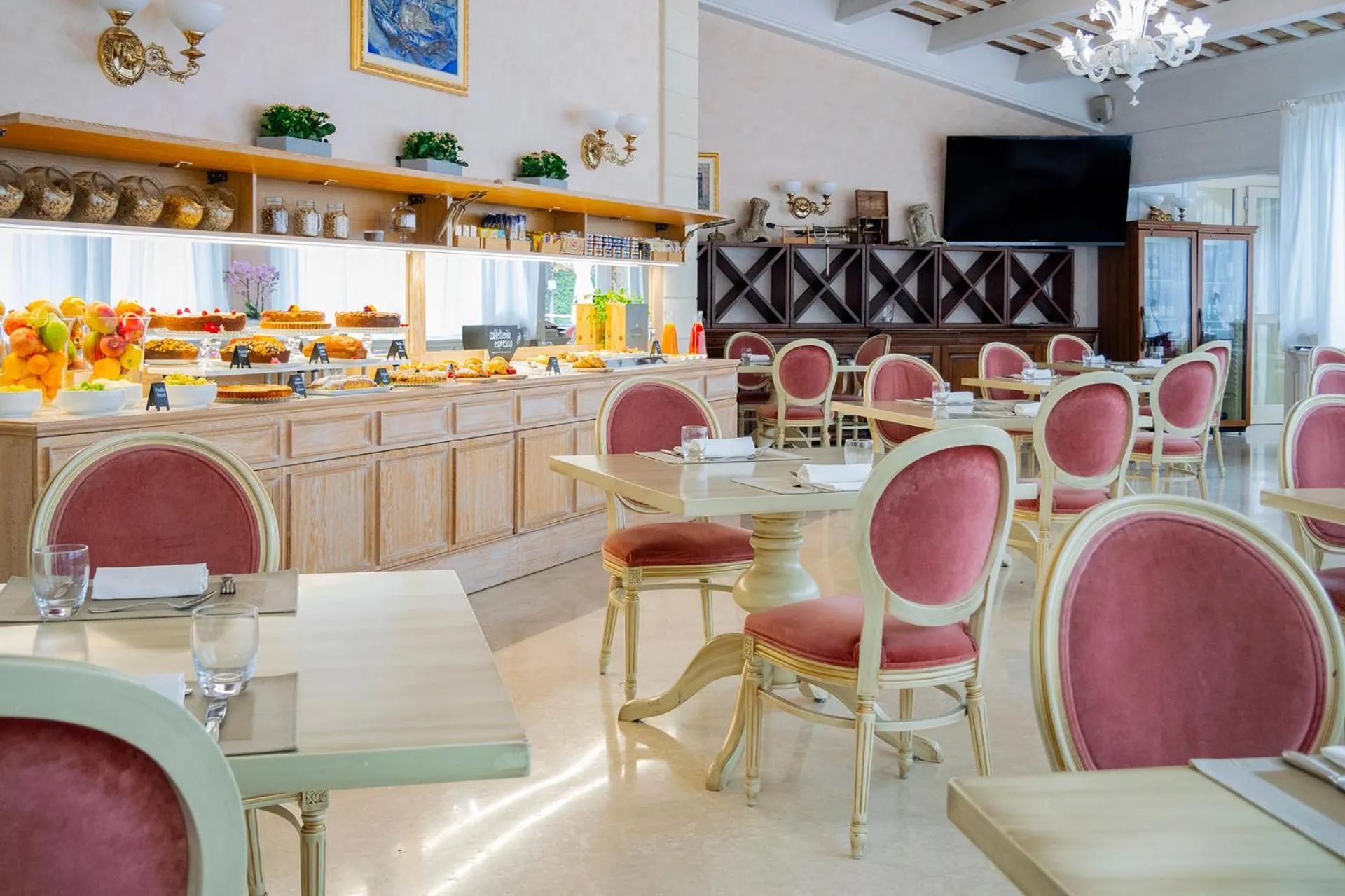 Breakfast in Hotel Villa Michelangelo