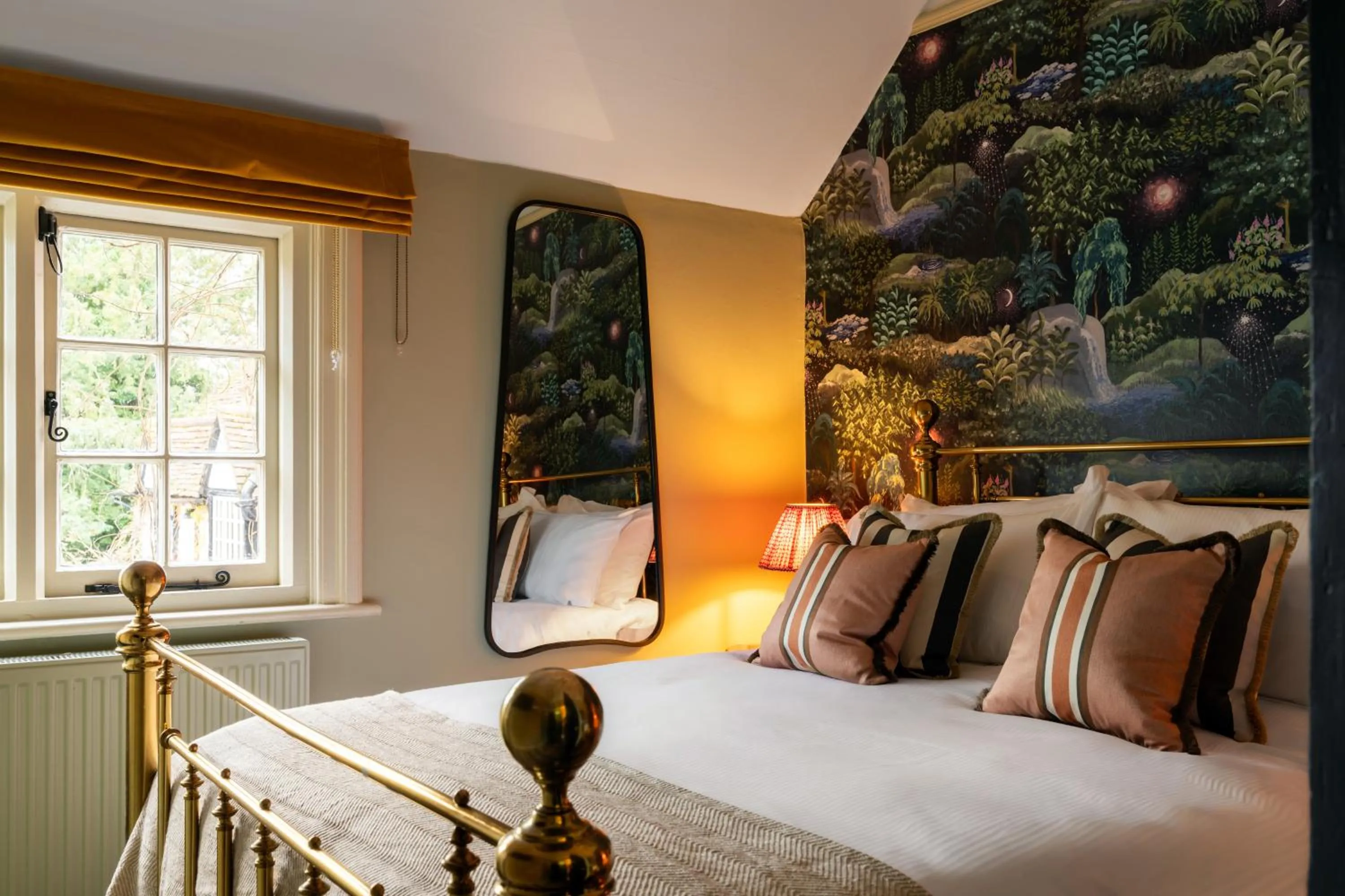 Photo of the whole room, Bed in Bull Inn