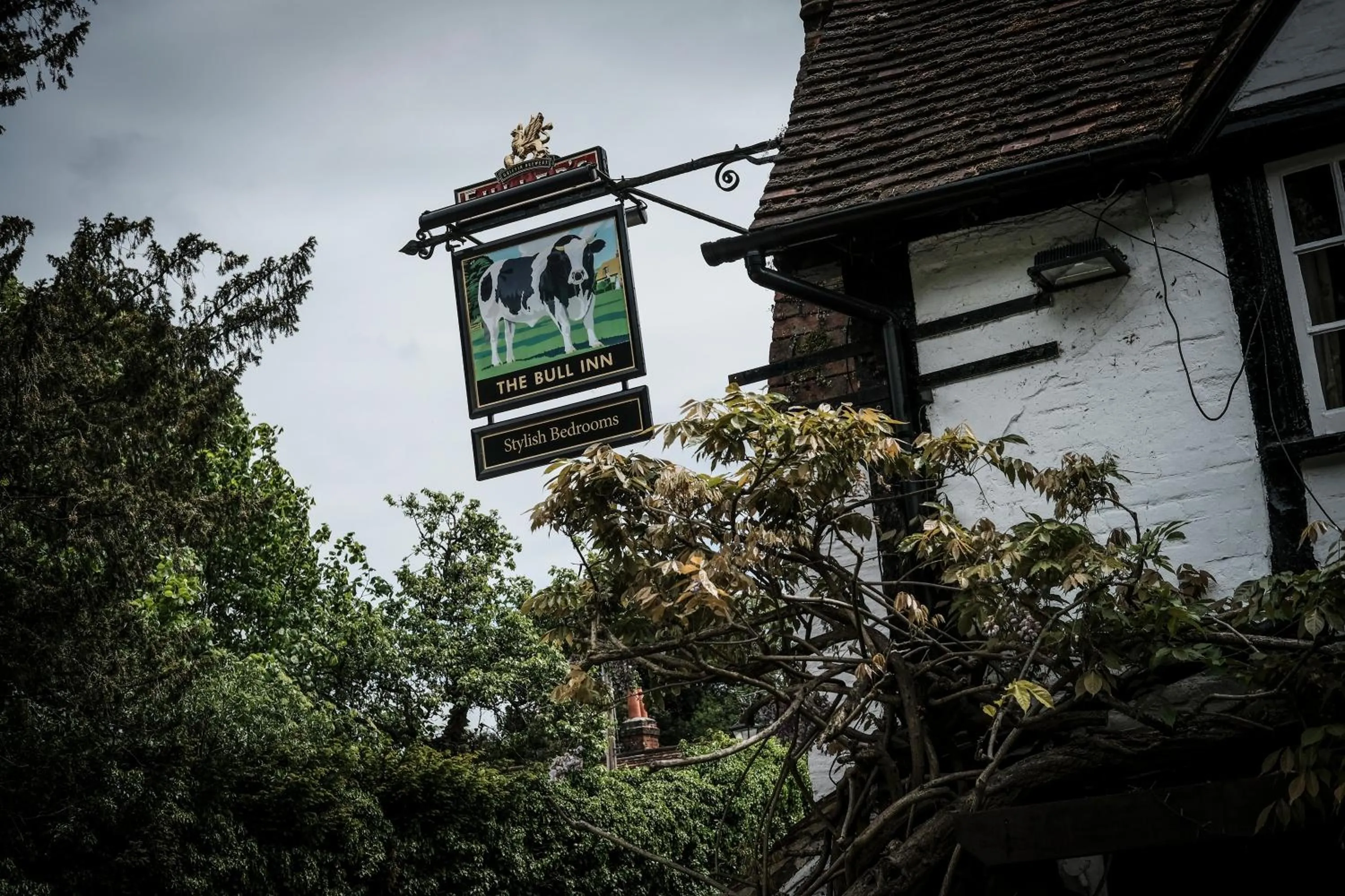 Facade/entrance in Bull Inn