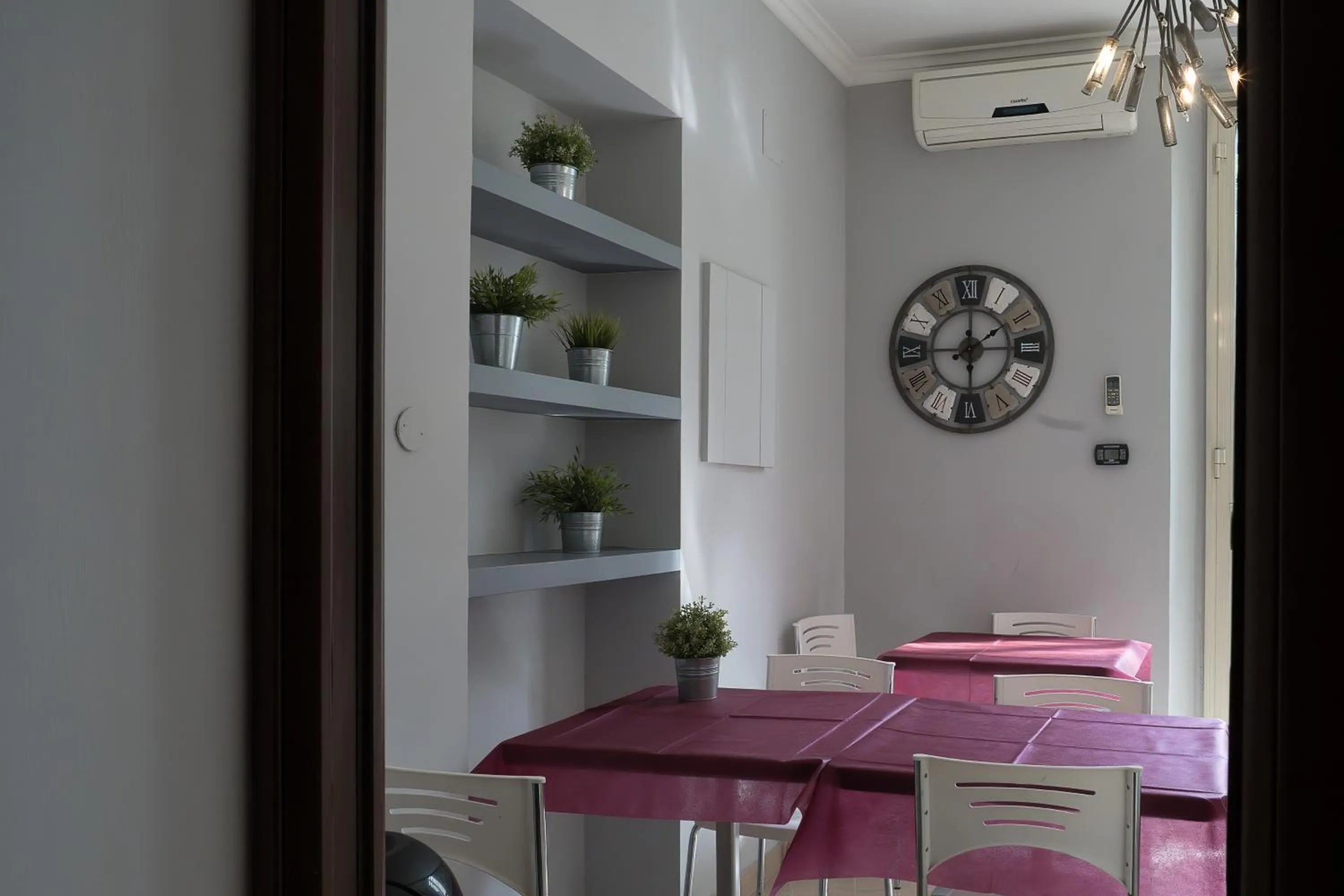 Restaurant/places to eat in Borghese Executive Suite