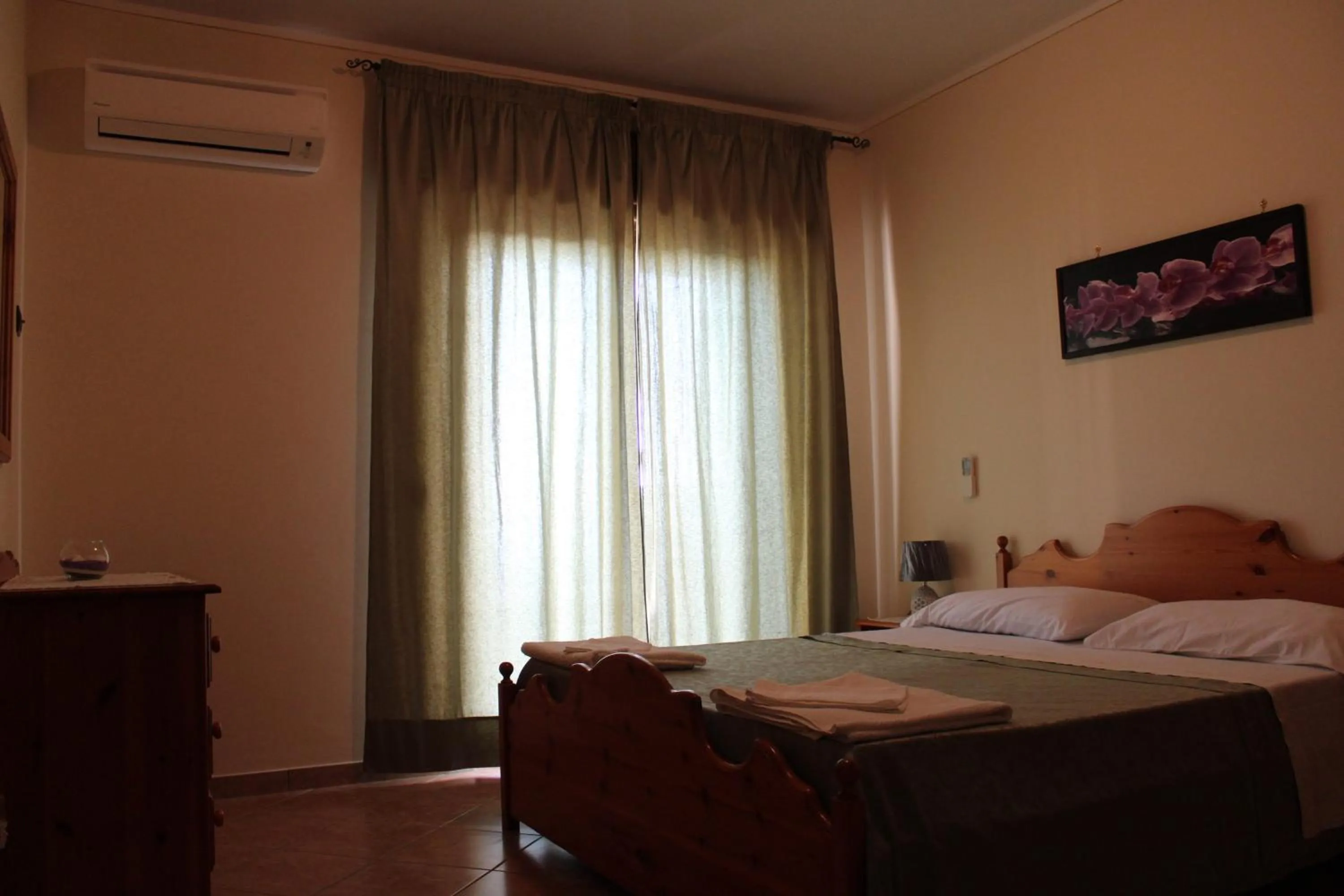 Photo of the whole room in La Collina