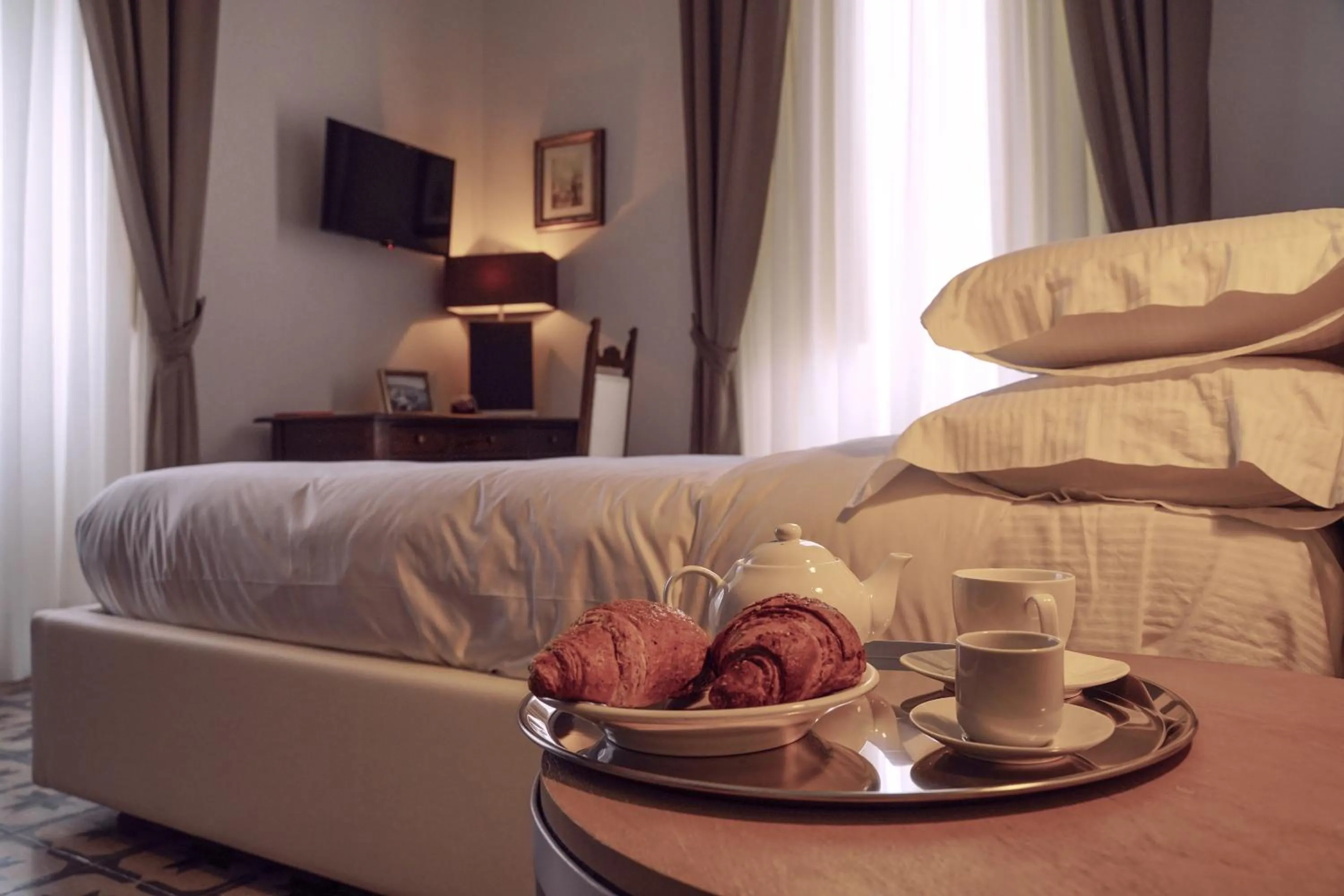 Italian breakfast, Bed in Villa Giordanelli