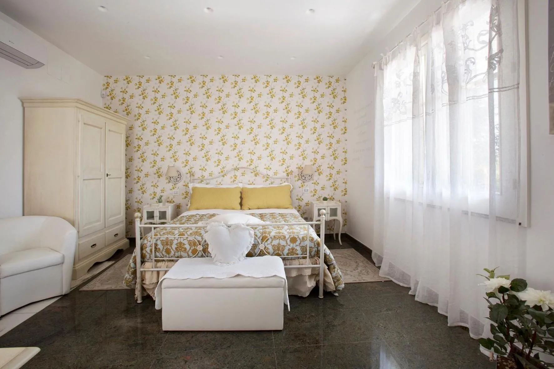Photo of the whole room, Bed in B&B Blanc Maison Etna Relais & Charme