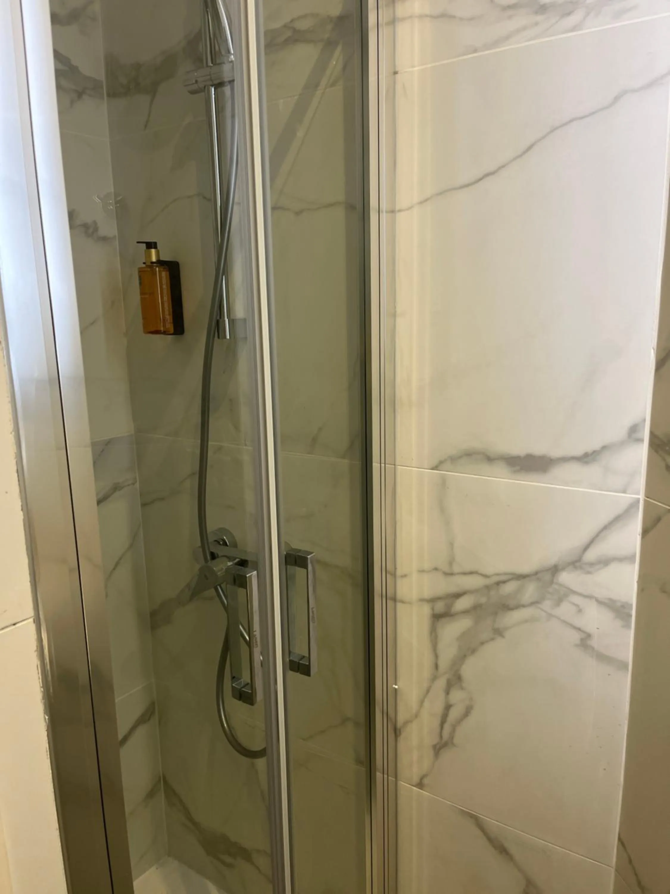 Bathroom in Nice Garden Hotel