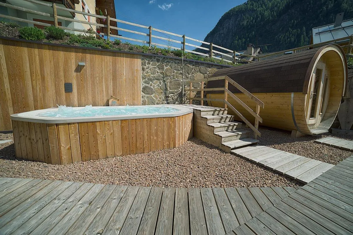 Hot Tub in Chalet Marcora