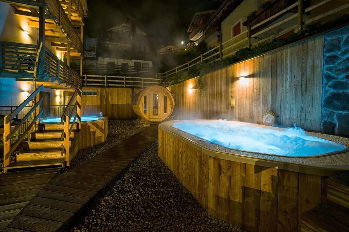 Hot Tub in Chalet Marcora