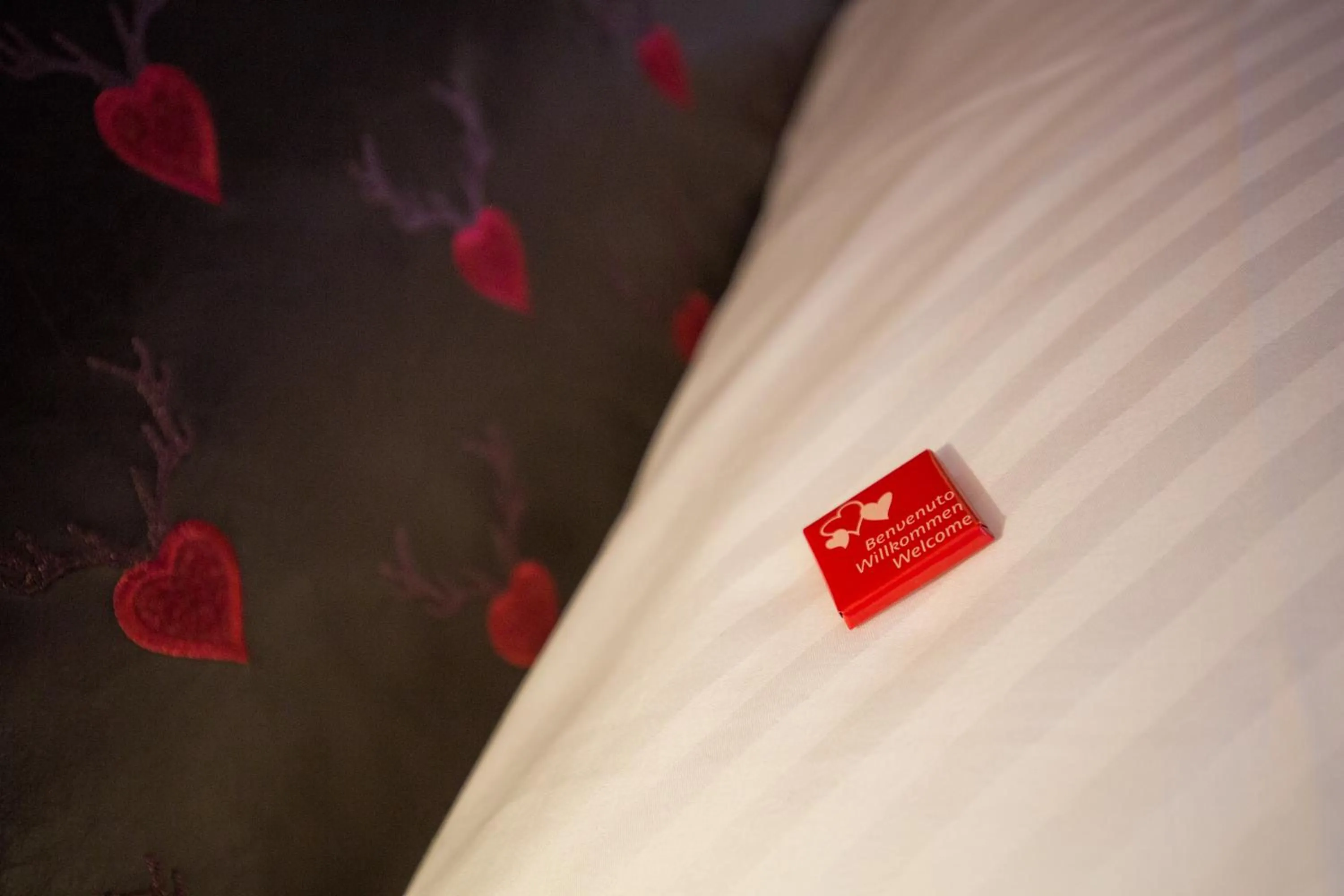 Decorative detail, Bed in Chalet Marcora