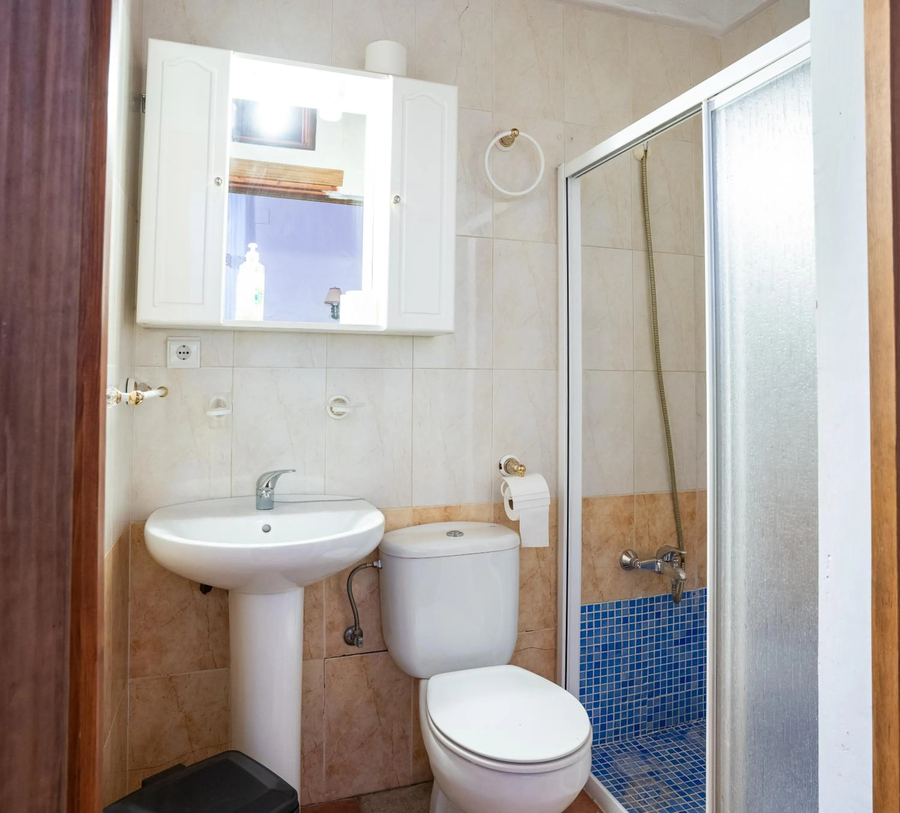 Bathroom in APAR. SIERRAGUADALQUIVIR