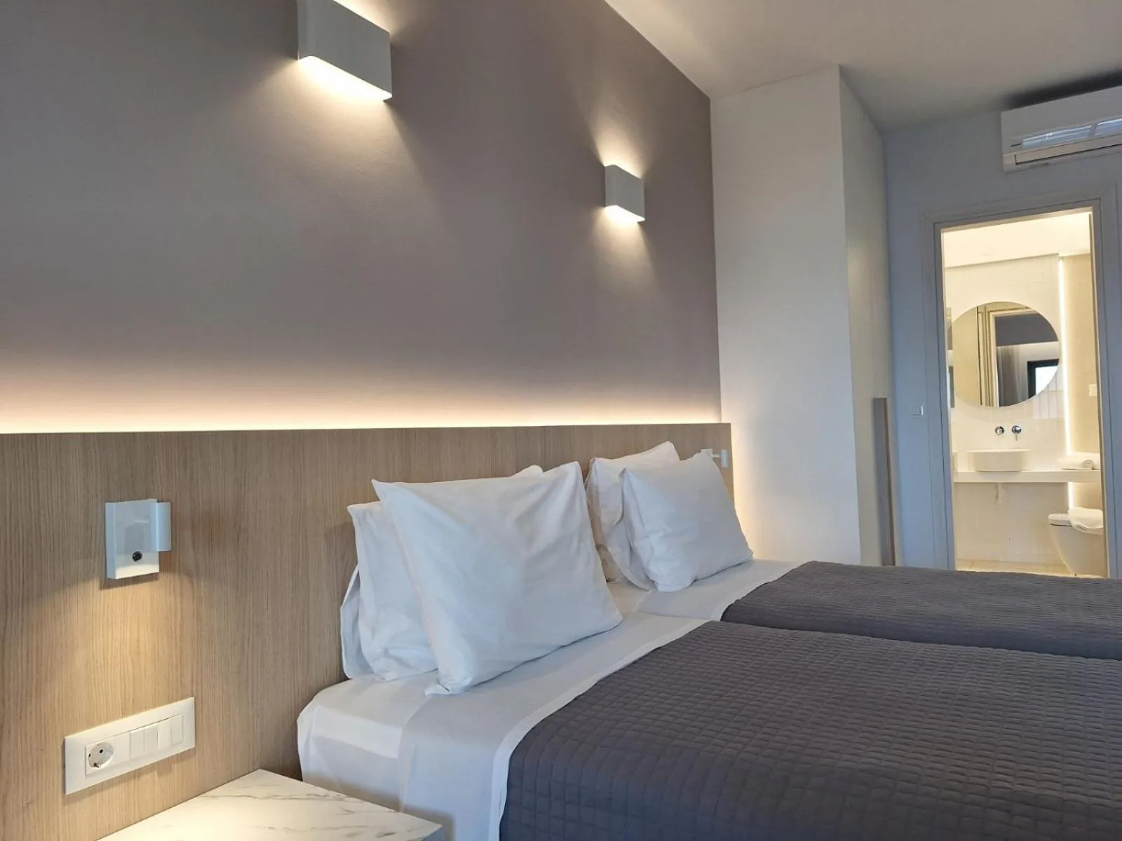 Bedroom, Bed in Kos Palace