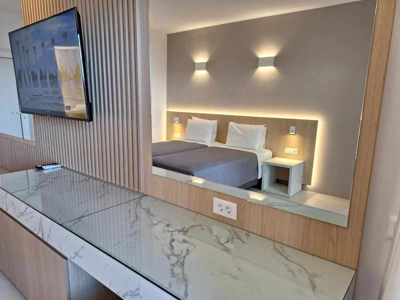 Bedroom, Bed in Kos Palace