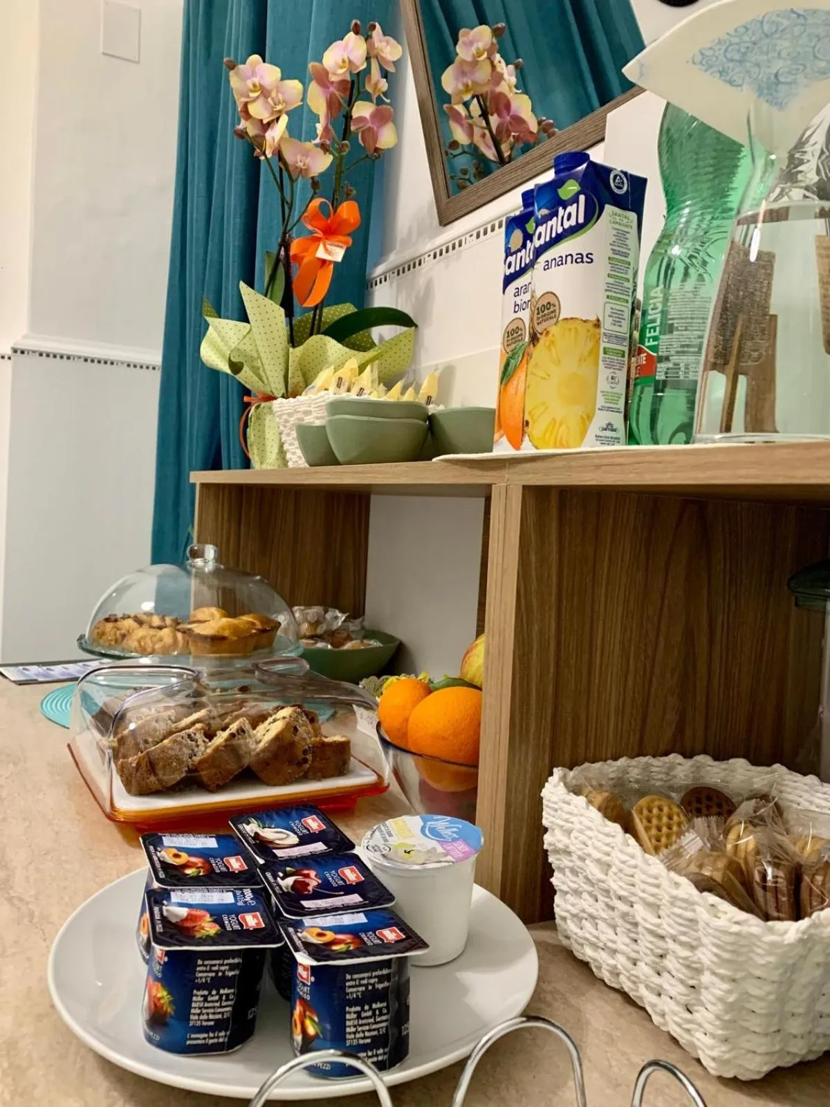 Buffet breakfast in B&B Corte Regina Esther