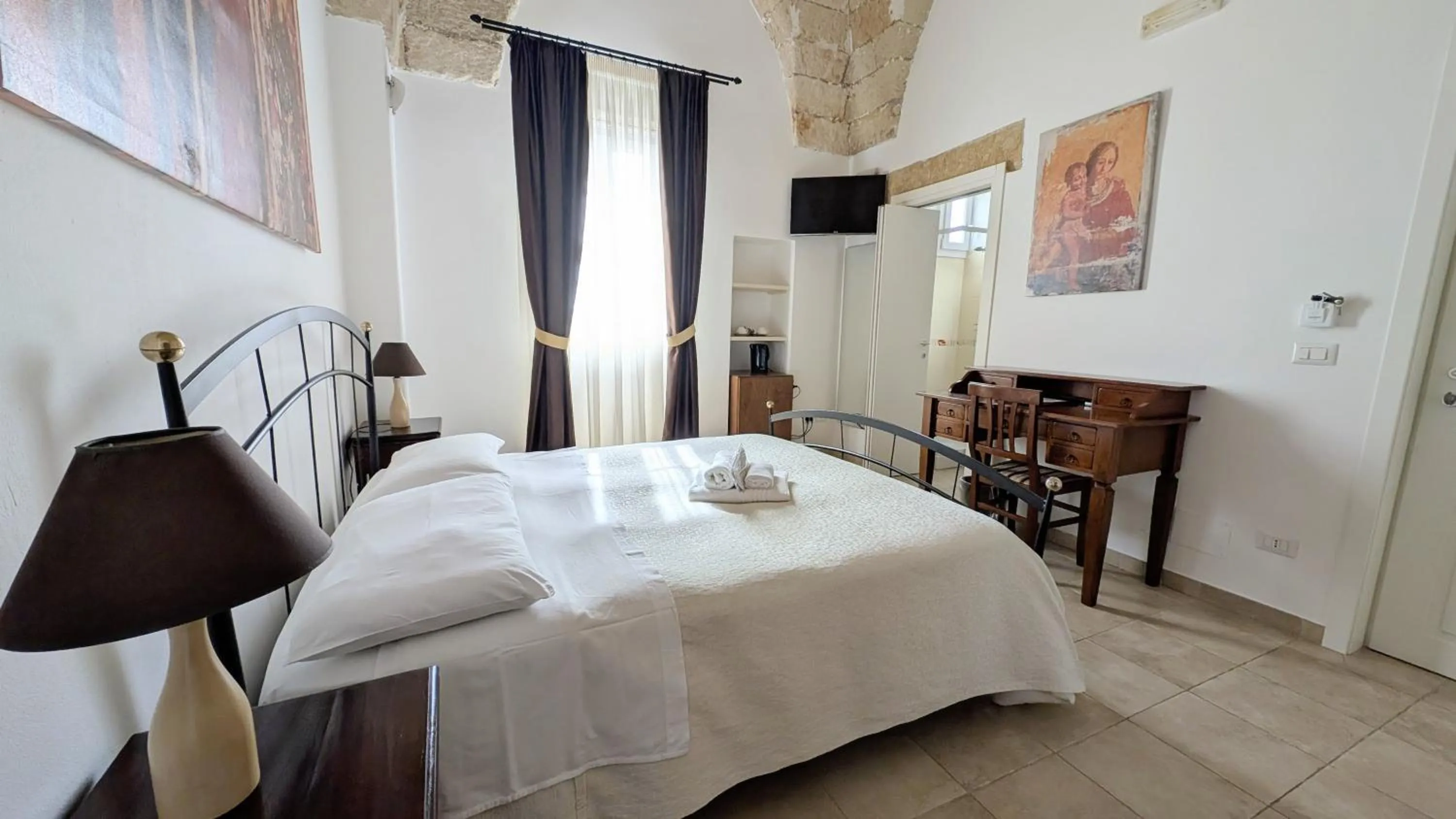 Bedroom, Bed in B&B Corte Regina Esther