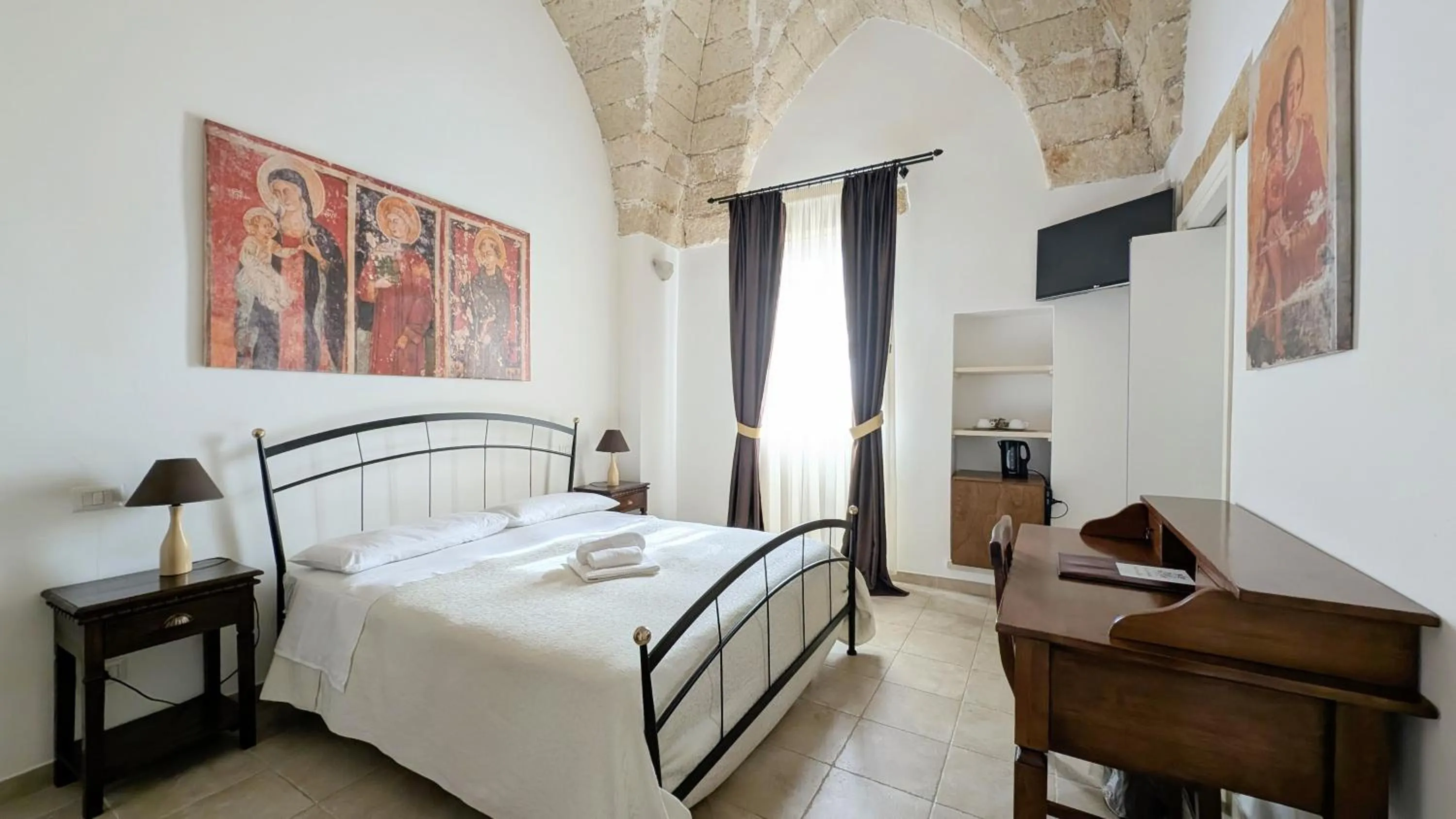 Bedroom, Bed in B&B Corte Regina Esther