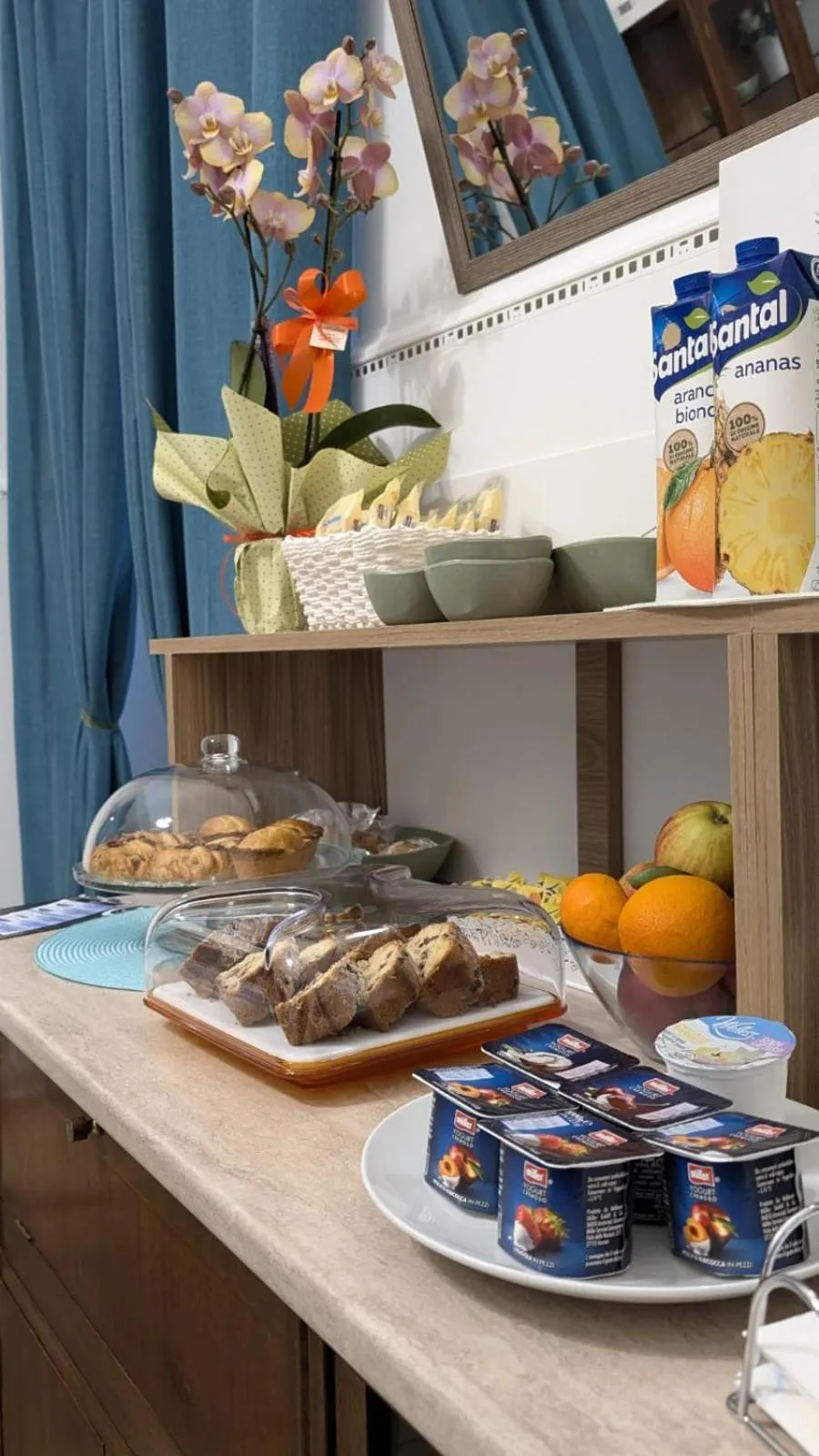 Buffet breakfast in B&B Corte Regina Esther