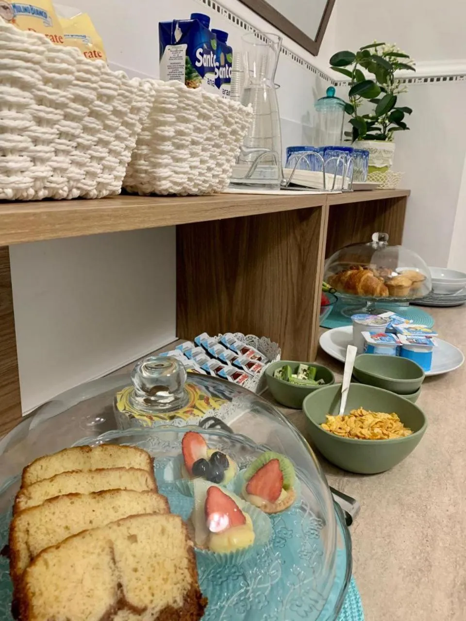 Buffet breakfast in B&B Corte Regina Esther