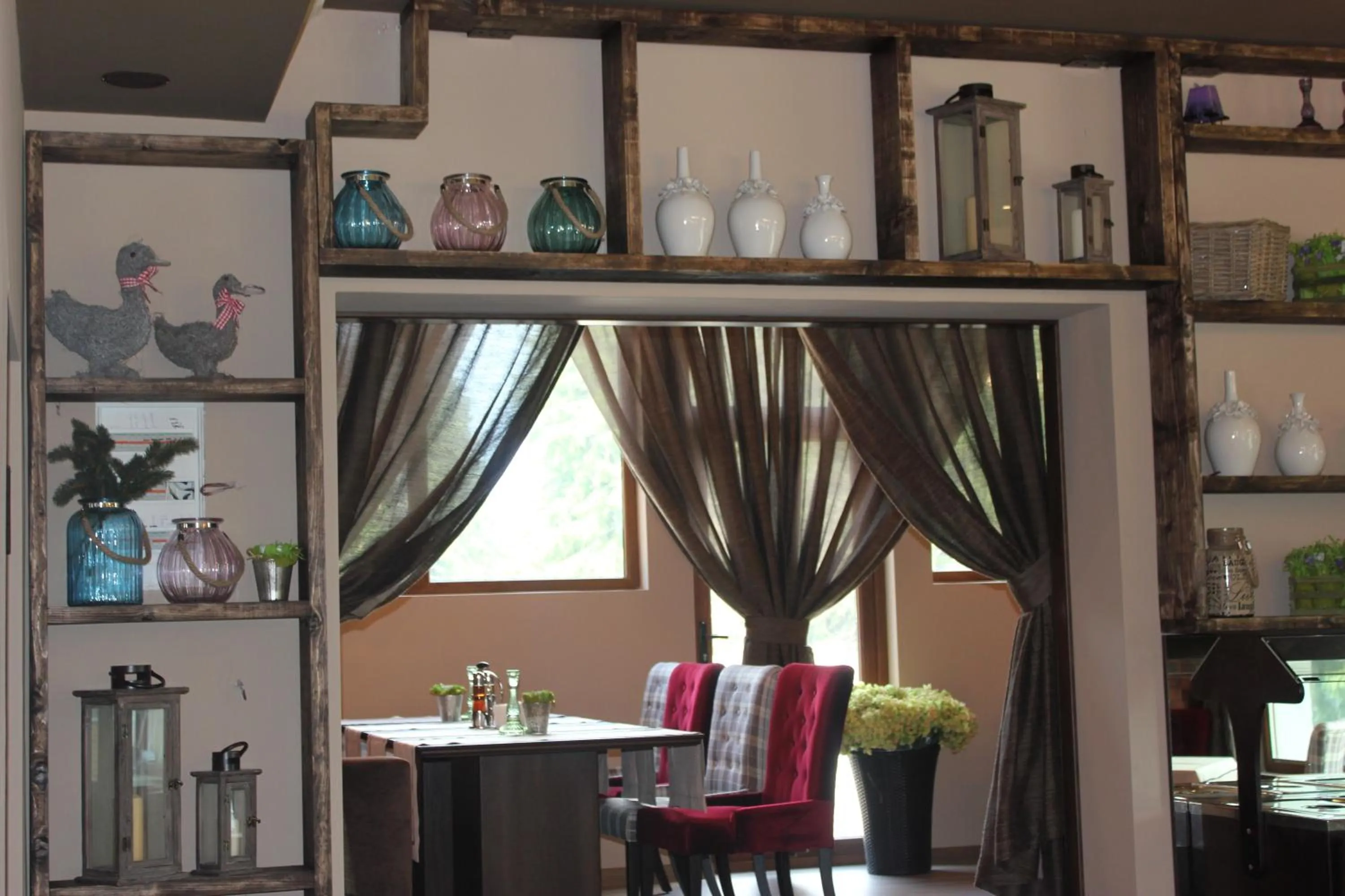 Restaurant/places to eat in Hotel Iva & Elena