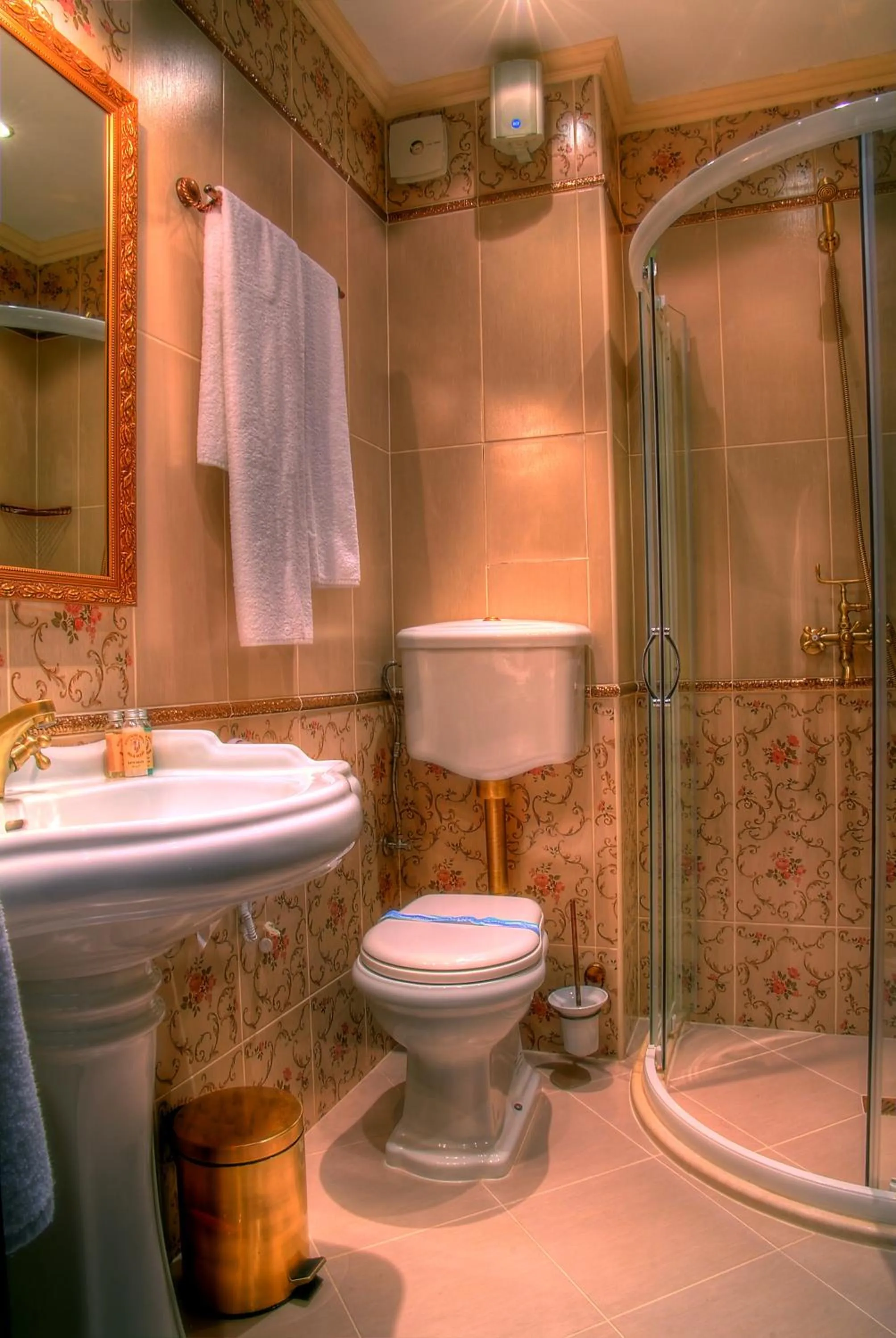 Bathroom in Hotel Iva & Elena