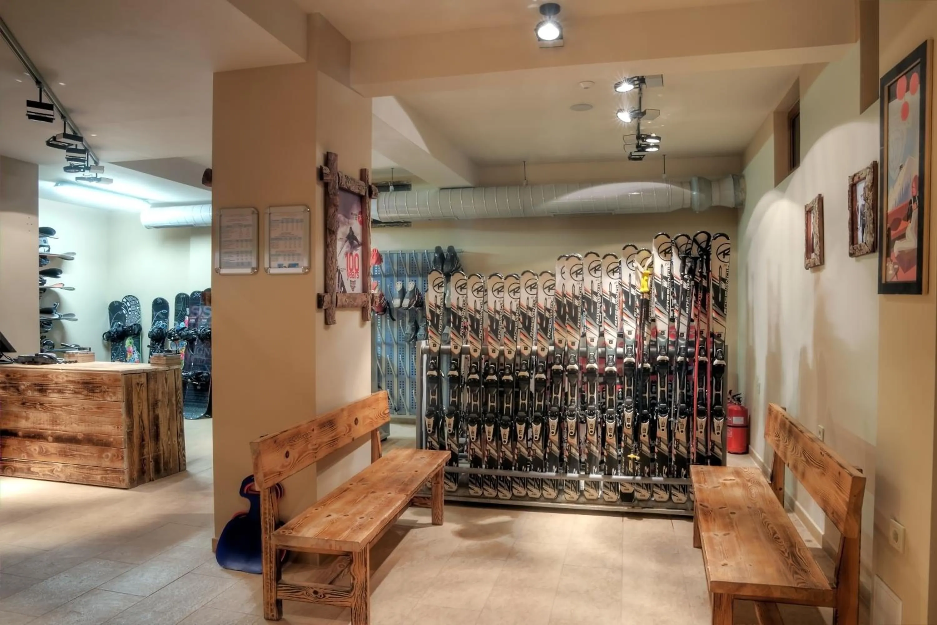 Skiing in Hotel Iva & Elena