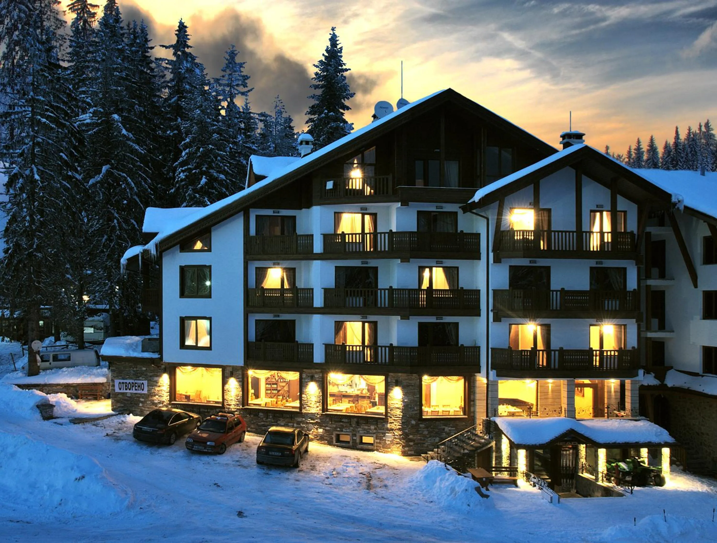 Facade/entrance in Hotel Iva & Elena