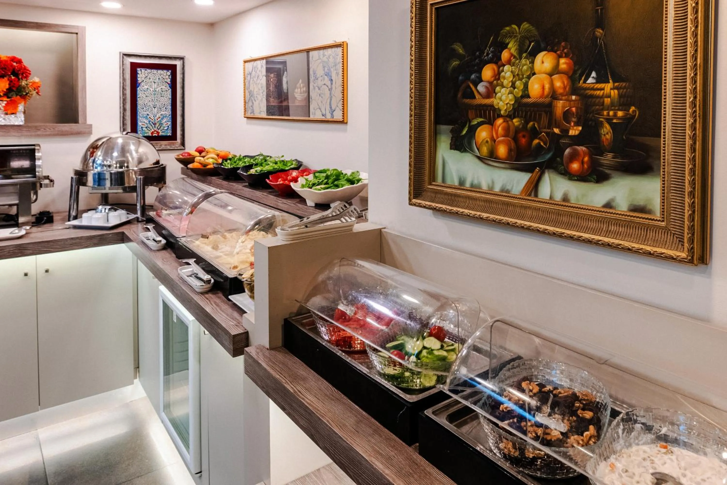 Food and drinks in Cheya Beşiktaş Istanbul Bosphorus City Center Hotel & Suites