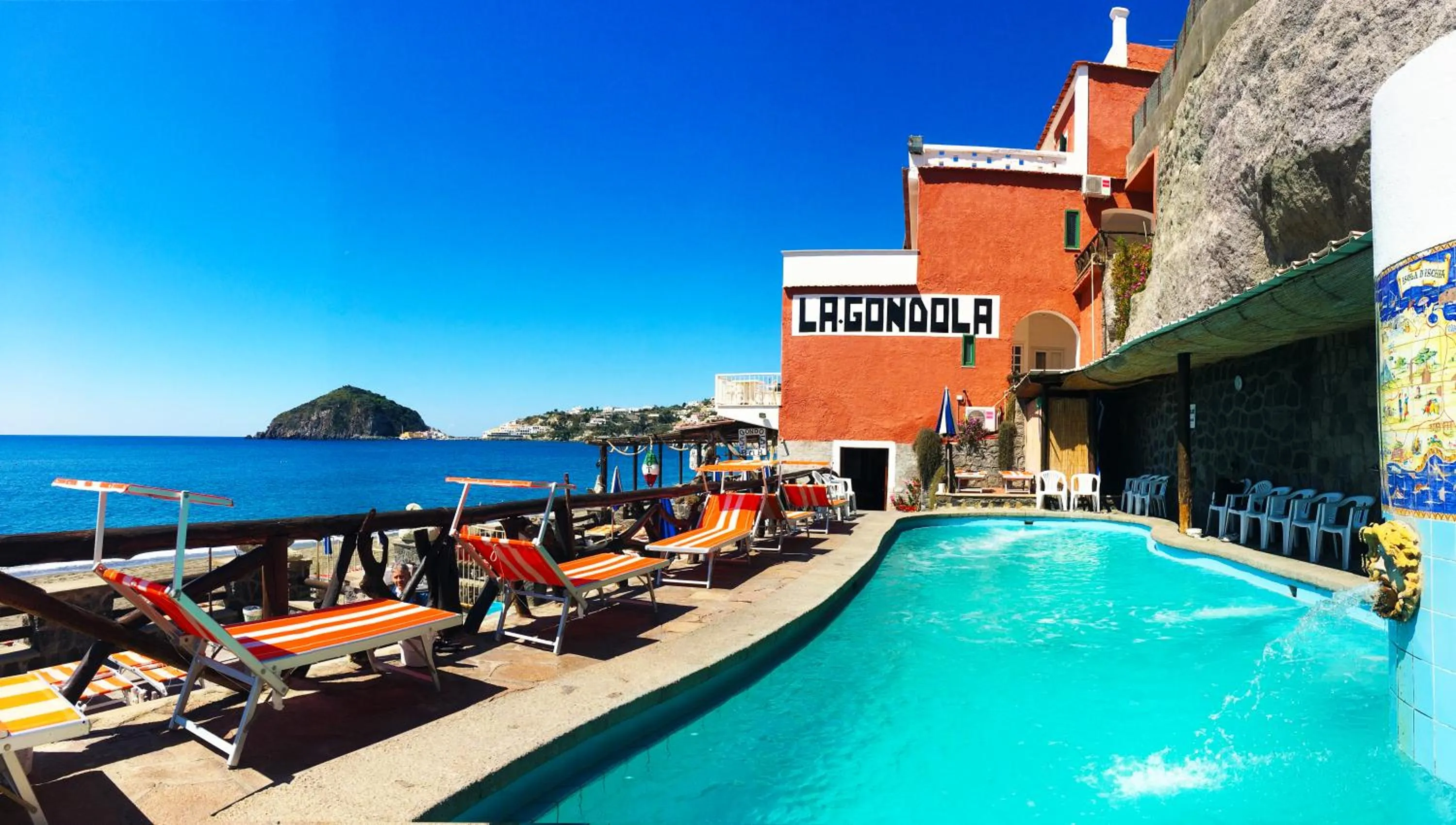 Property building in Hotel La Gondola