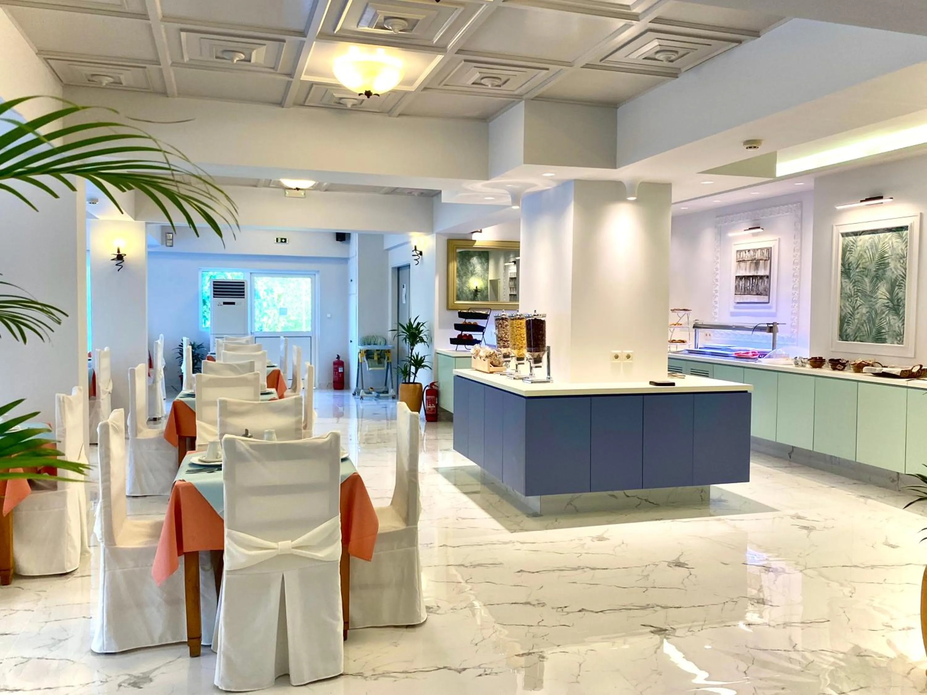 Restaurant/places to eat in Paloma Blanca