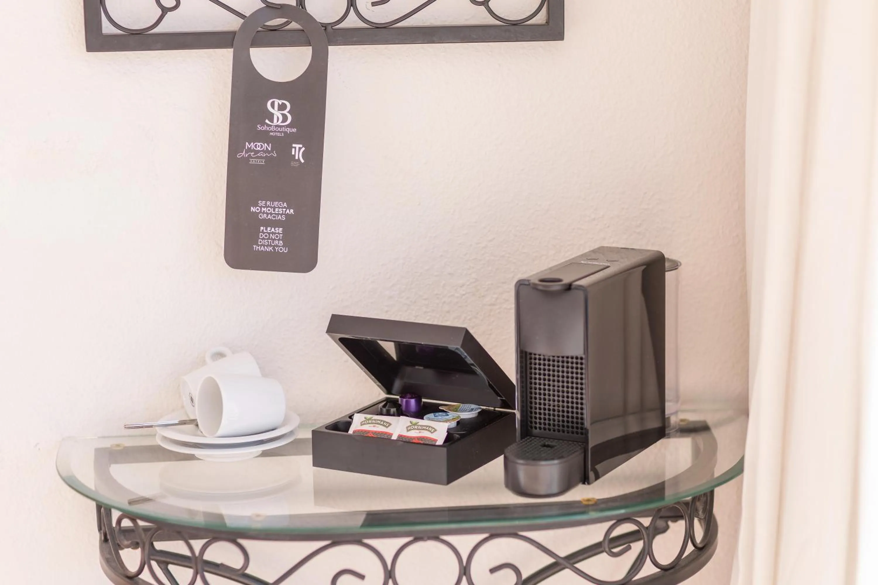Coffee/tea facilities in Hotel Moon Dreams Mediterráneo