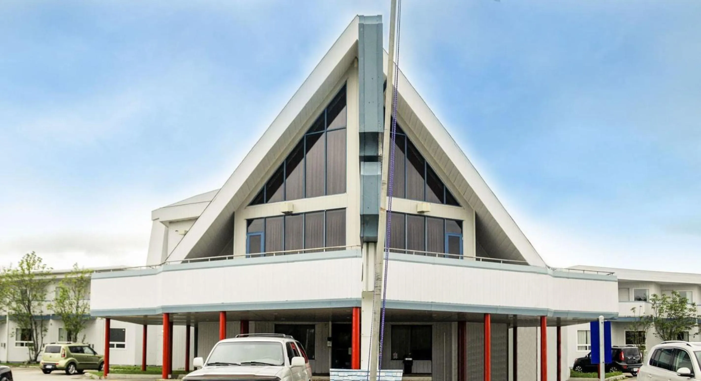 Facade/entrance in Albatross Hotel