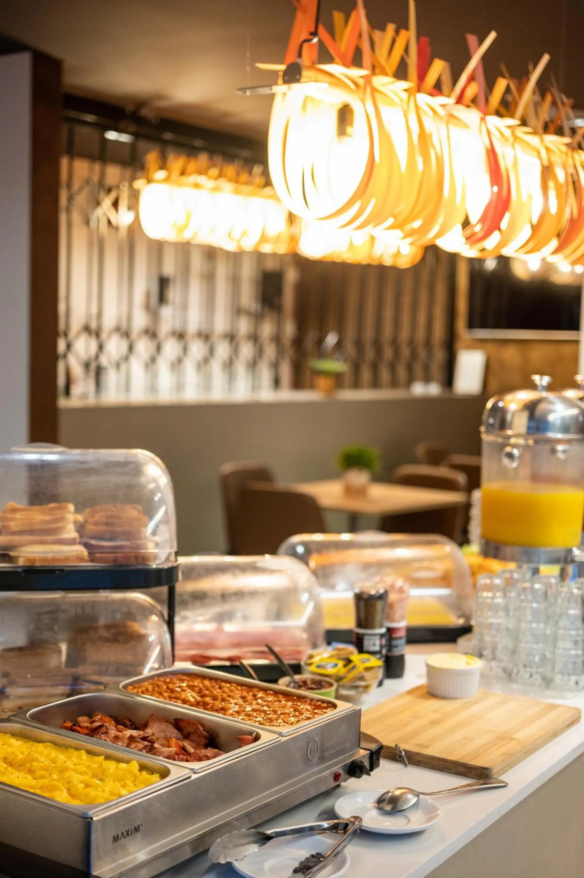 Buffet breakfast in Royal Pacific Hotel