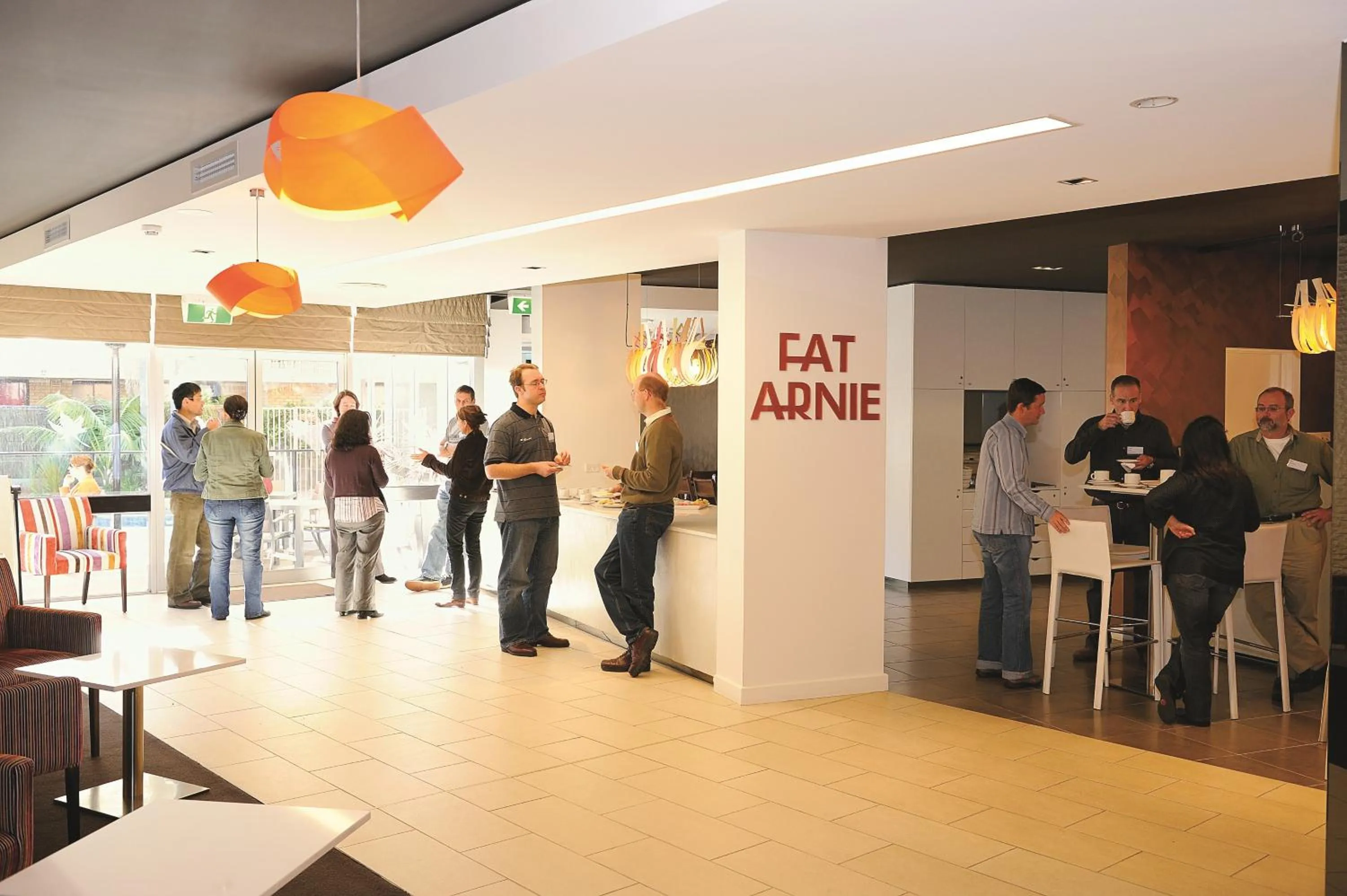 Lounge or bar in Royal Pacific Hotel