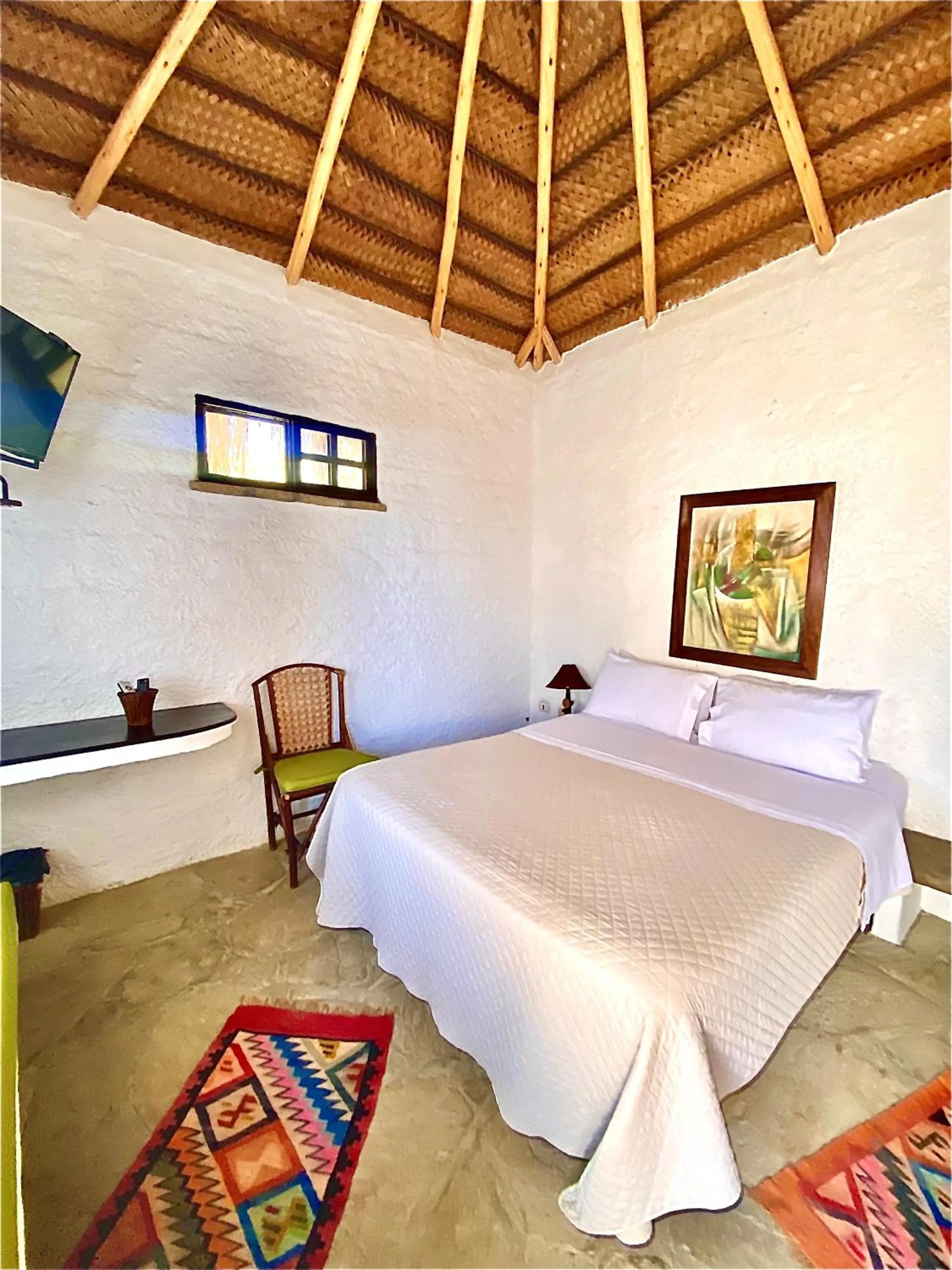 Bed in Hotel Smiling Crab