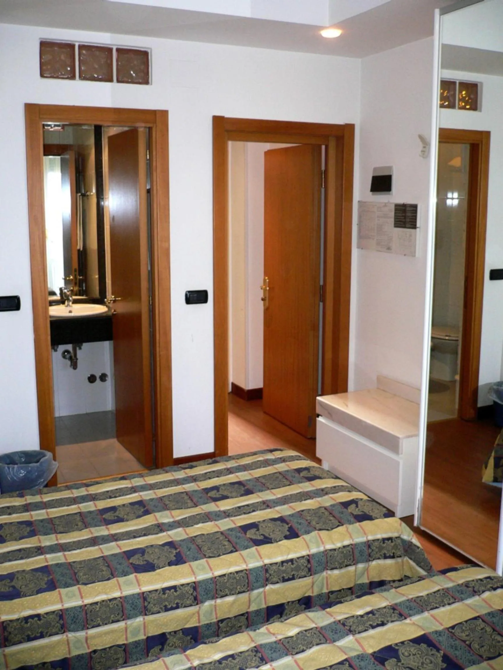 Decorative detail, Bed in Hotel Canguro