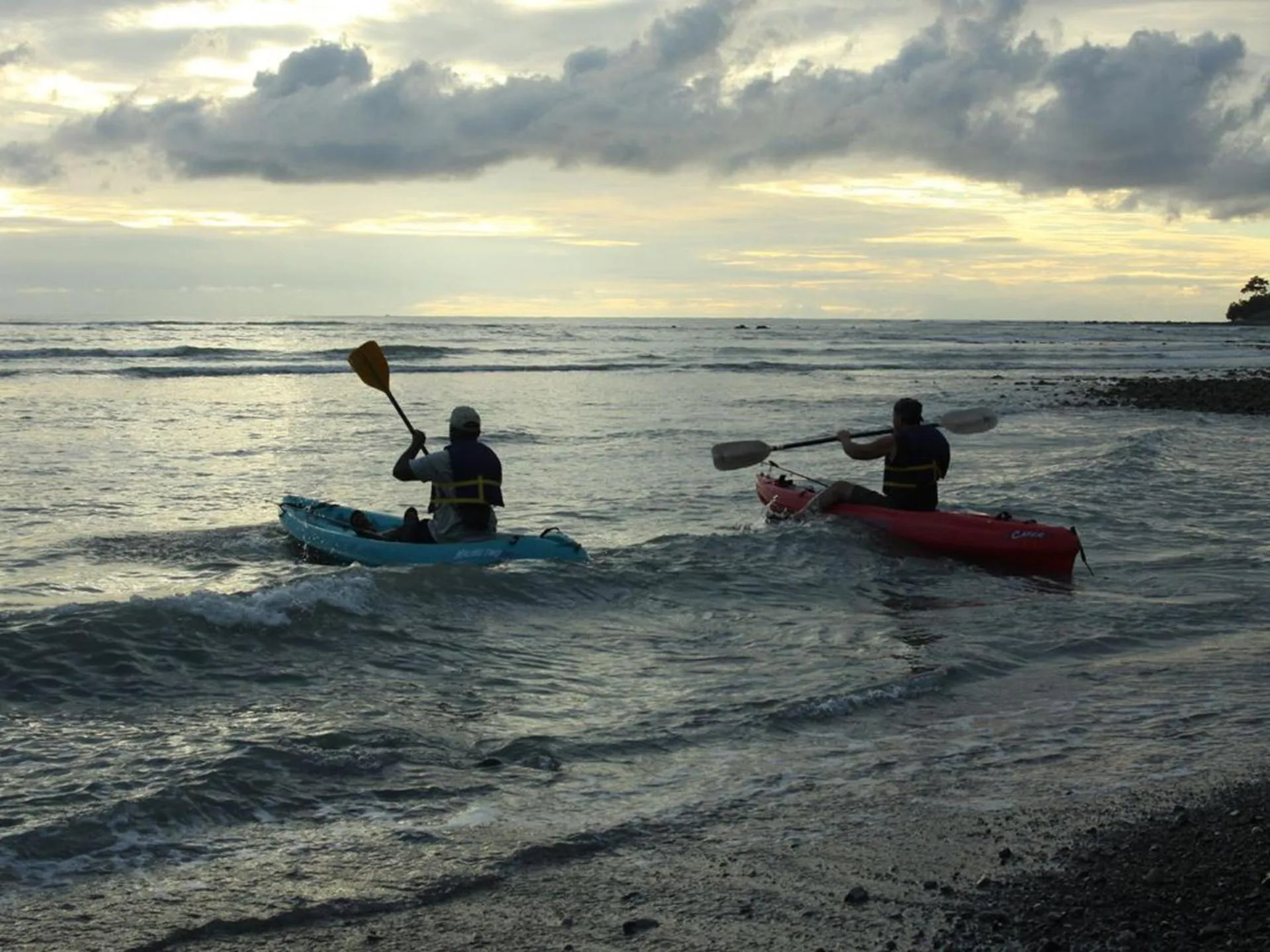 Canoeing in Howler Monkey Hotel