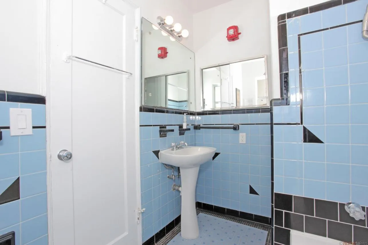 The South Beach Party House - Large Groups - Walk to Everything!