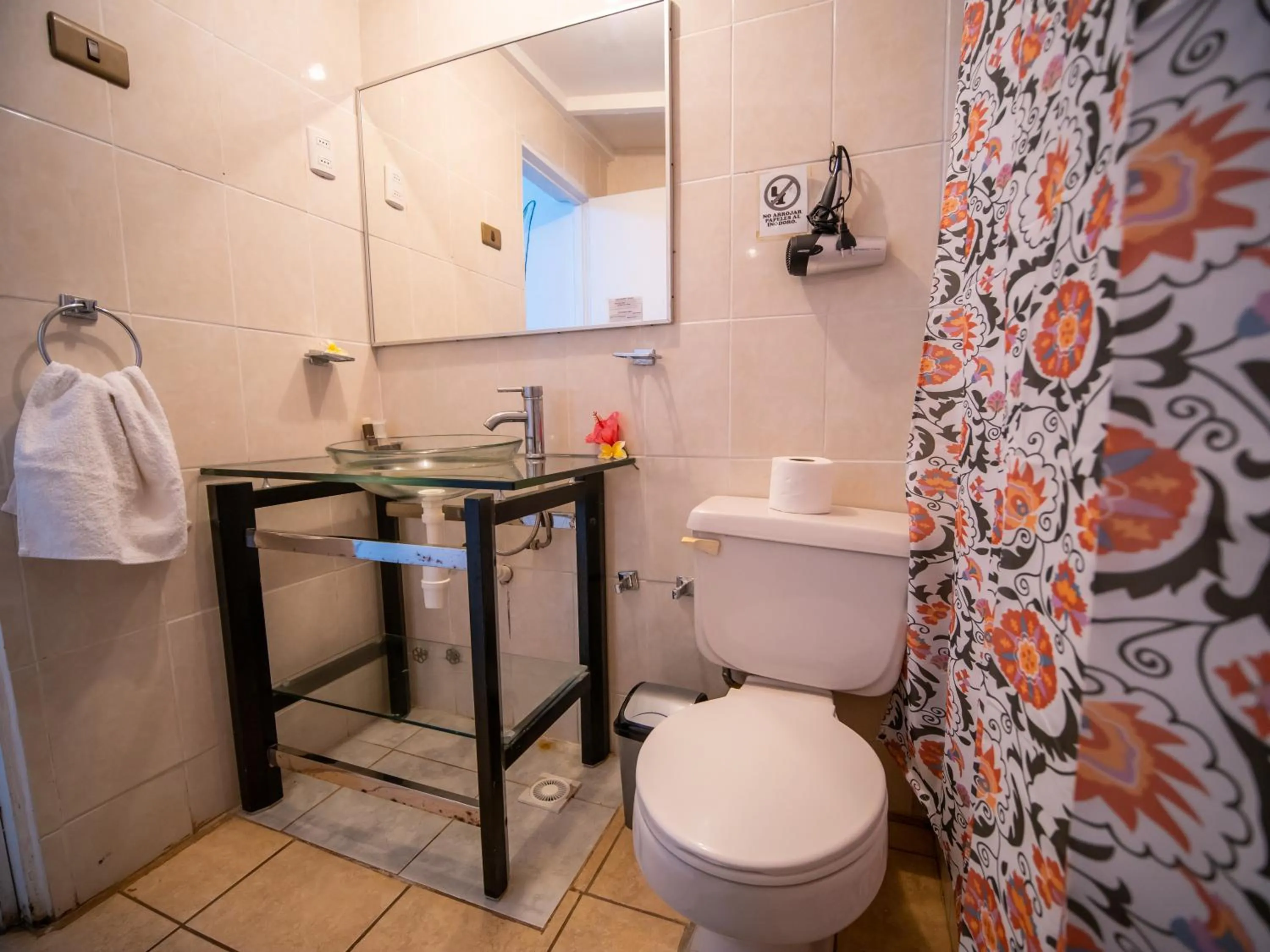 Bathroom in Tupa Hotel