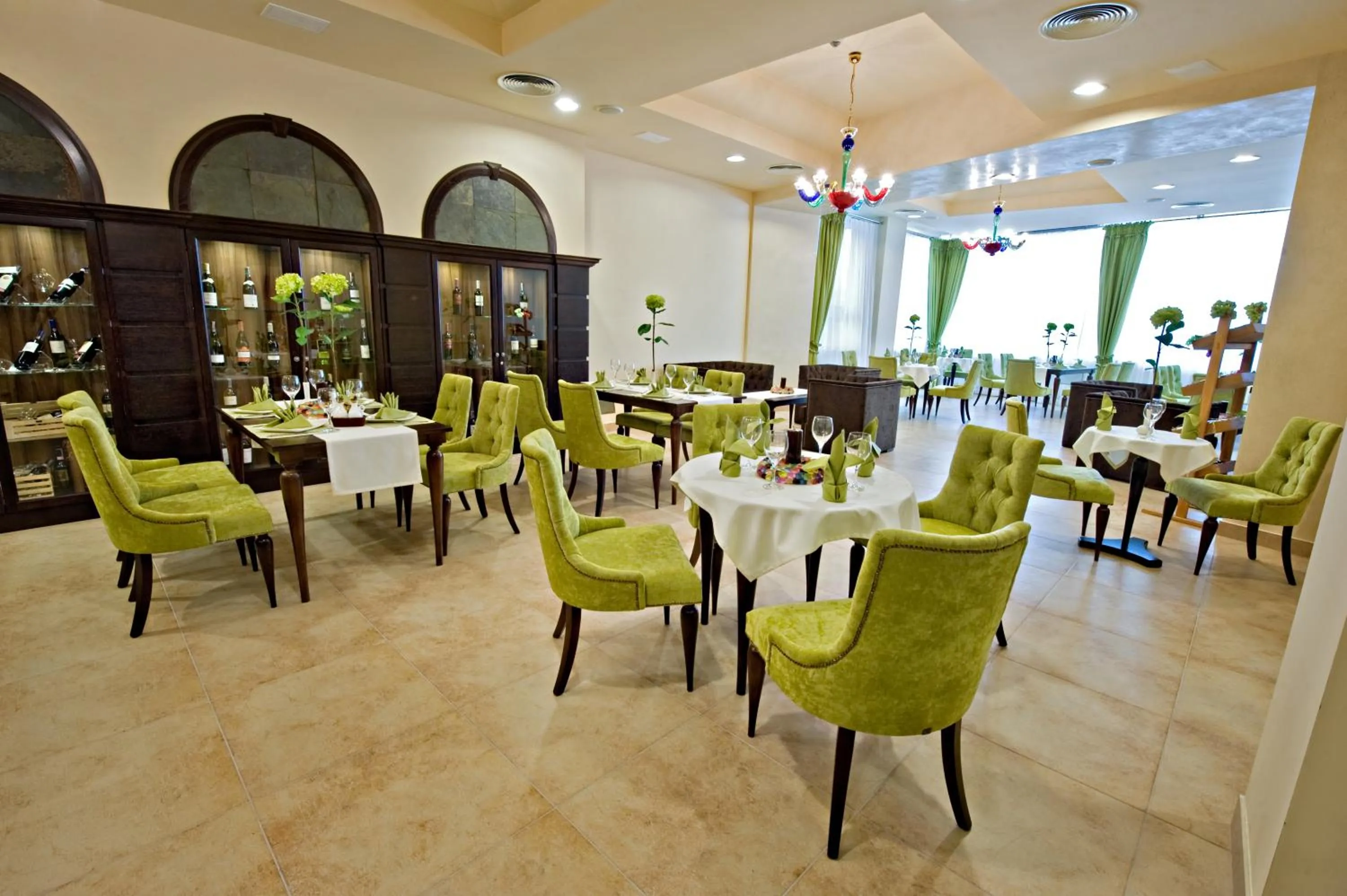 Restaurant/places to eat in Hotel Prezydencki 4-star