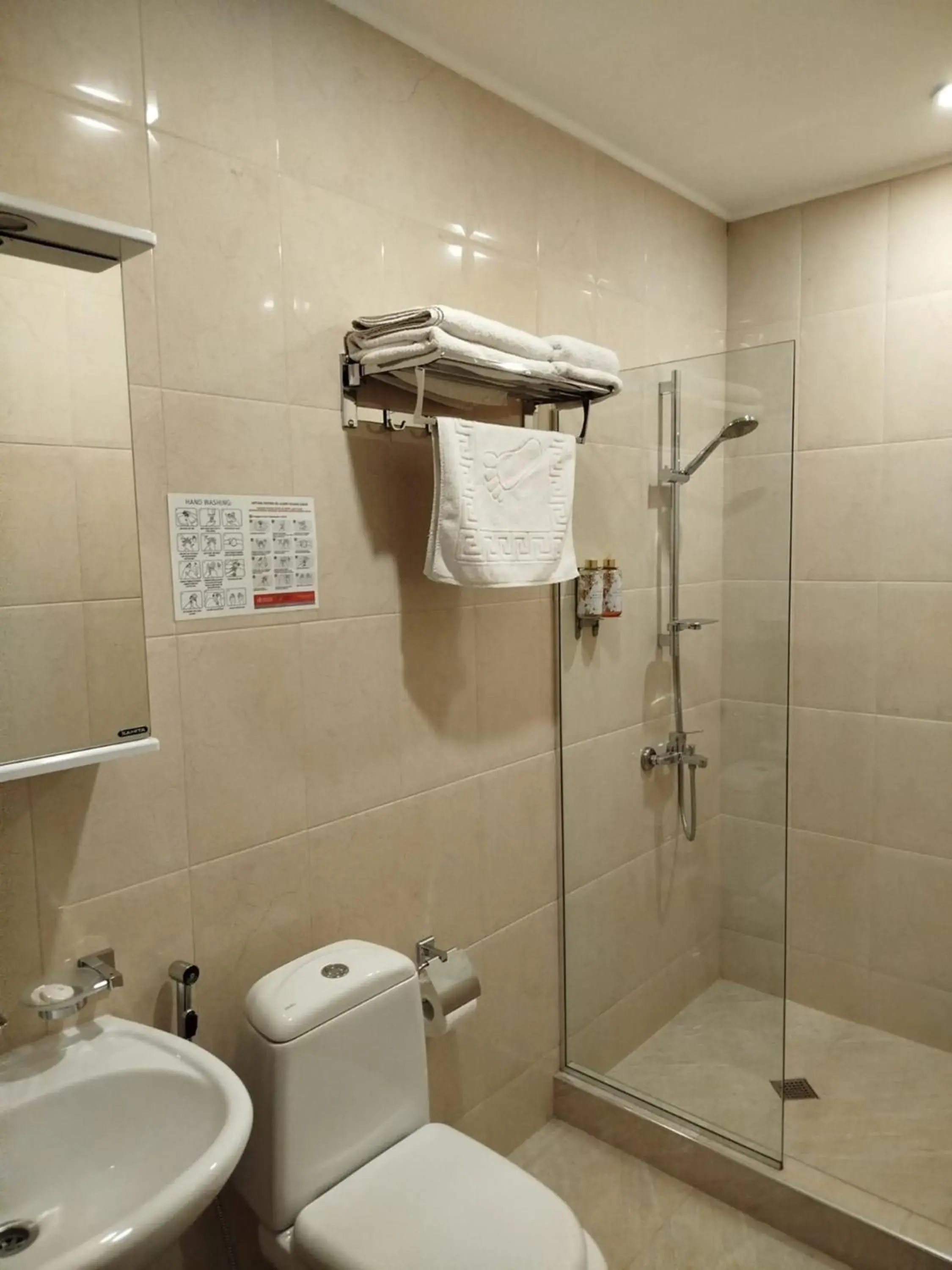 Deluxe Double or Twin Room with City View in Green Tower Hotel Deluxe Double or Twin Room with City View in Green Tower Hotel