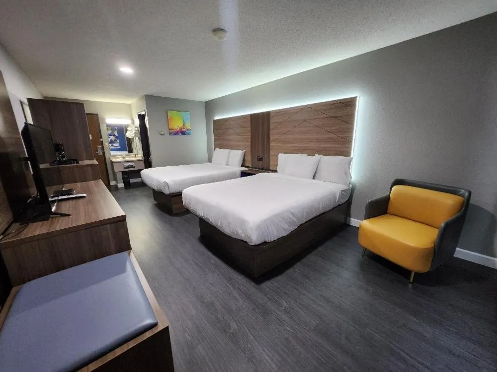 Bed in AmeriVu Inn and Suites - Hayward