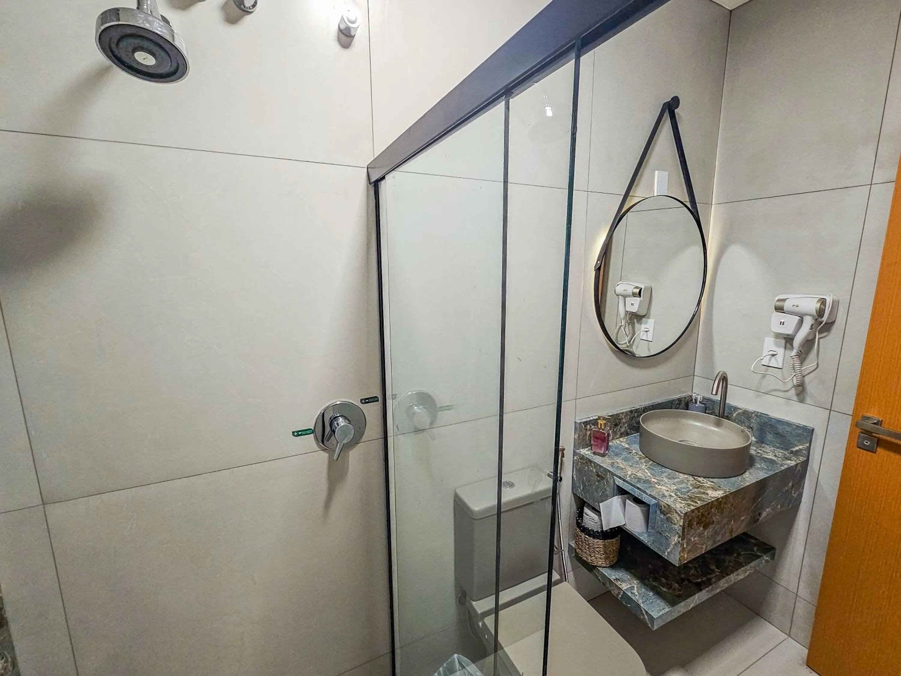 Bathroom in Hotel Verdes Mares