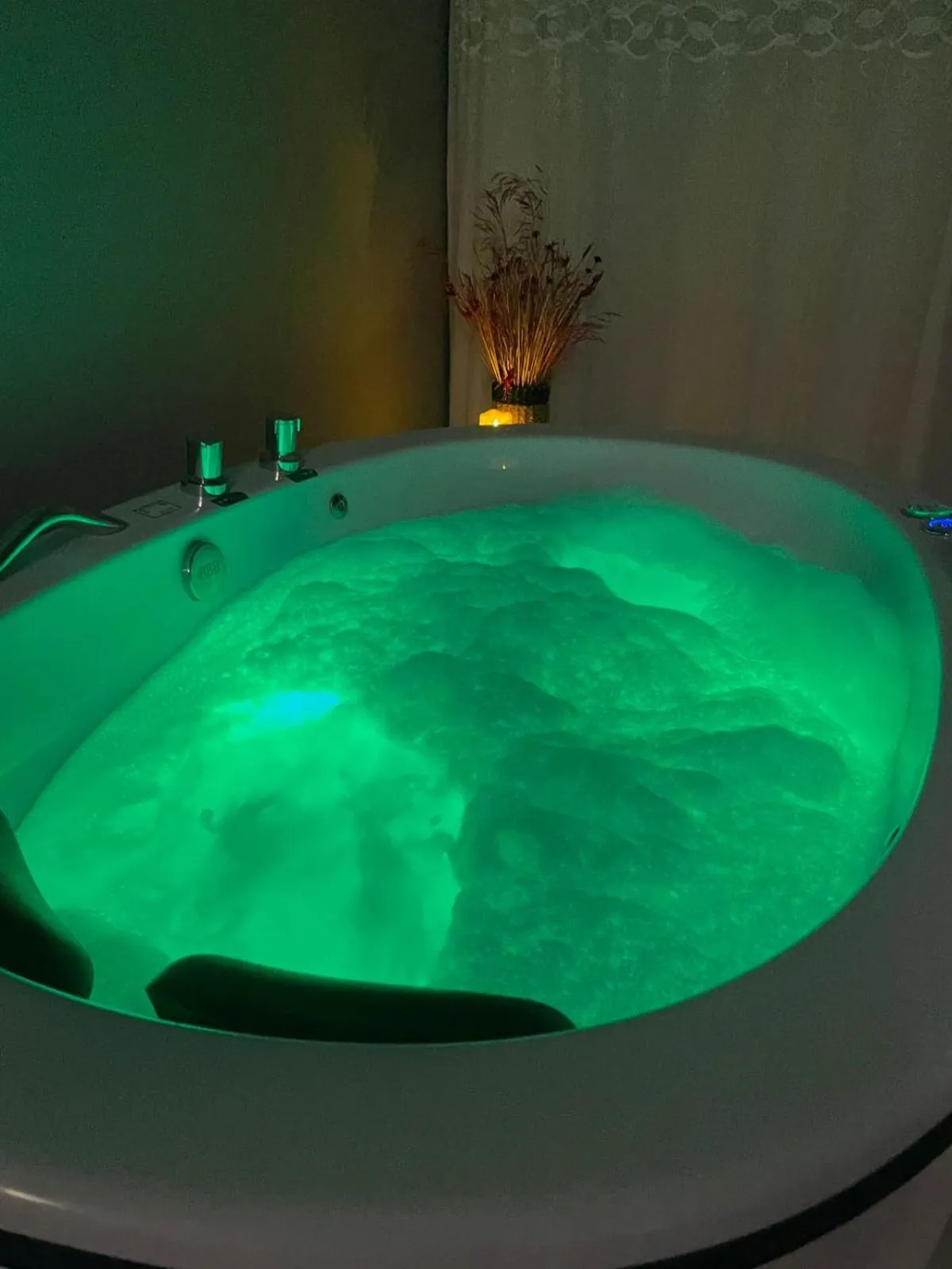 Hot Tub in Hotel Verdes Mares