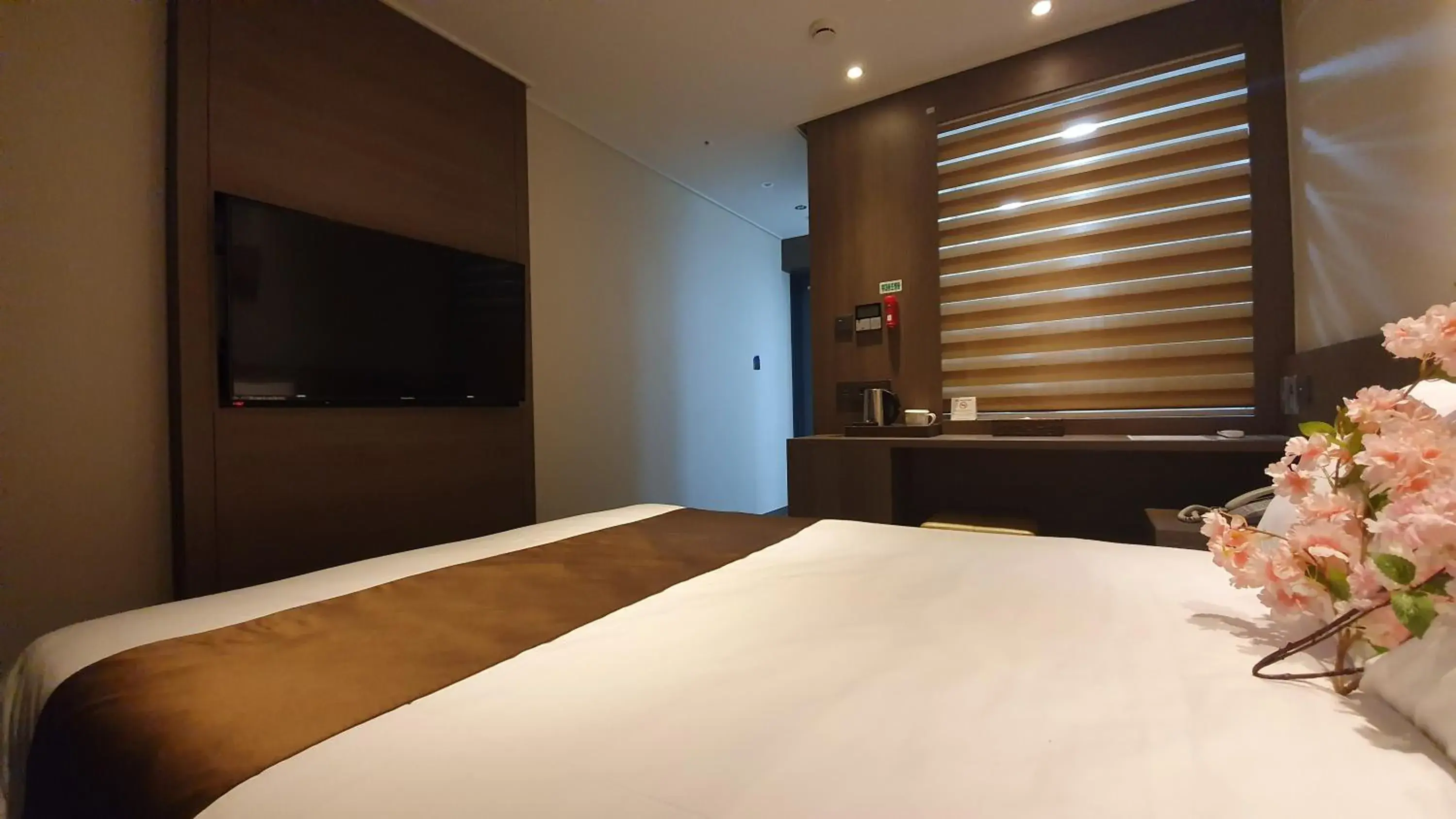 Double Room with Mountain View in Grandmillions Hotel Seogwipo Double Room with Mountain View in Grandmillions Hotel Seogwipo