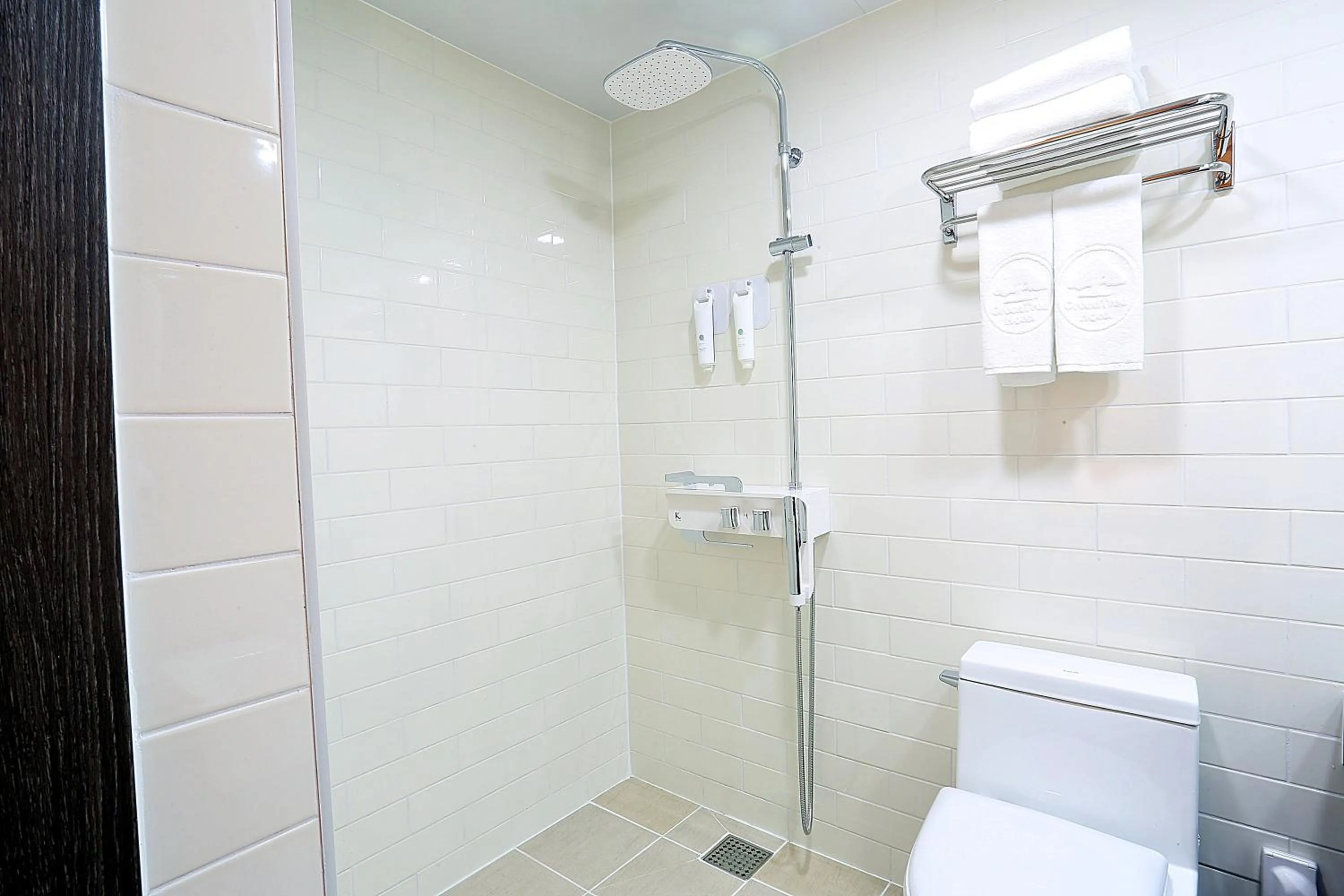 Shower in Grandmillions Hotel Seogwipo