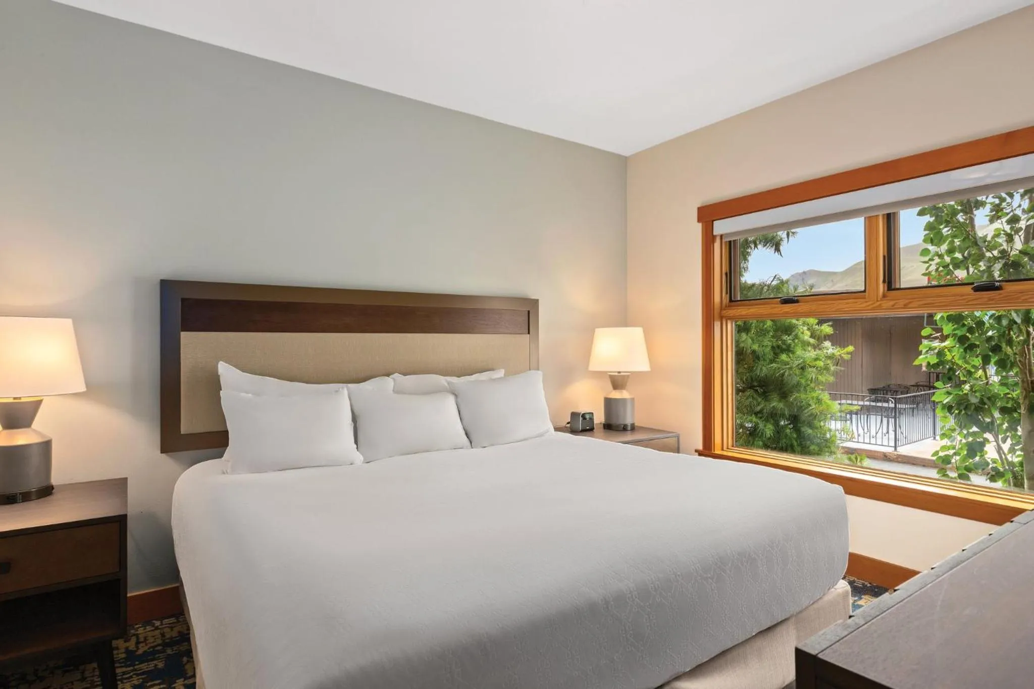 Bedroom, Bed in WorldMark Chelan - Lake House