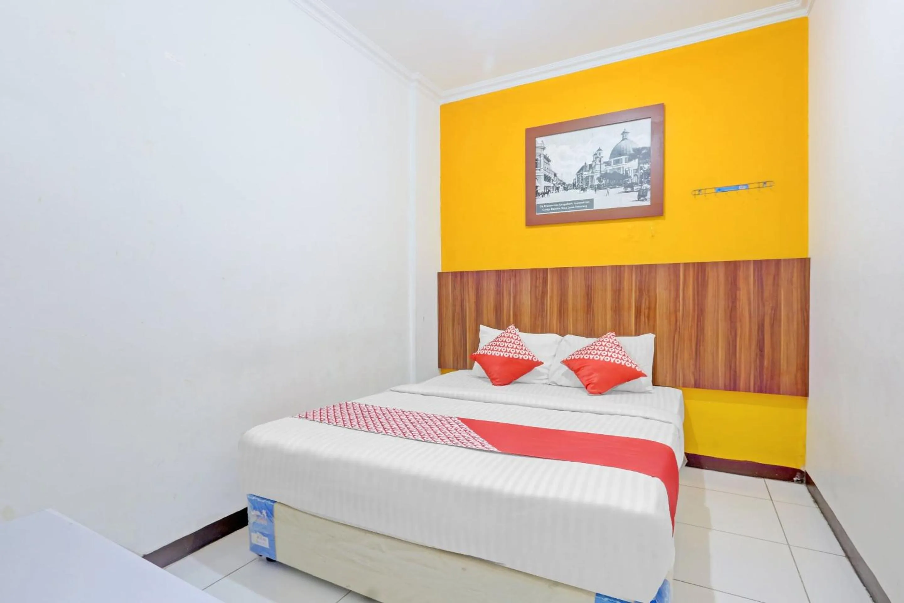 Bedroom, Bed in Hotel O Near Mall Ciputra 2