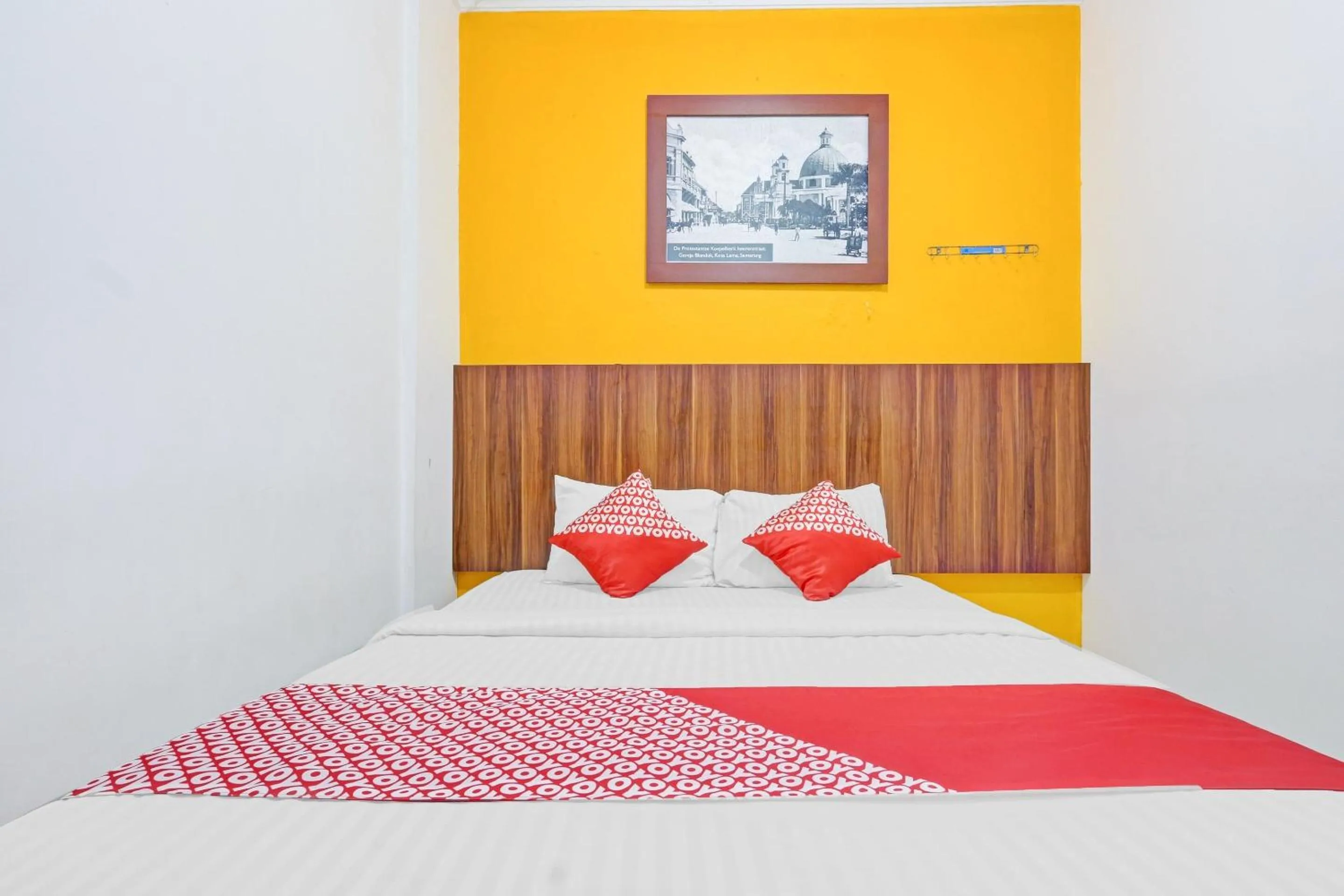 Bedroom, Bed in Hotel O Near Mall Ciputra 2