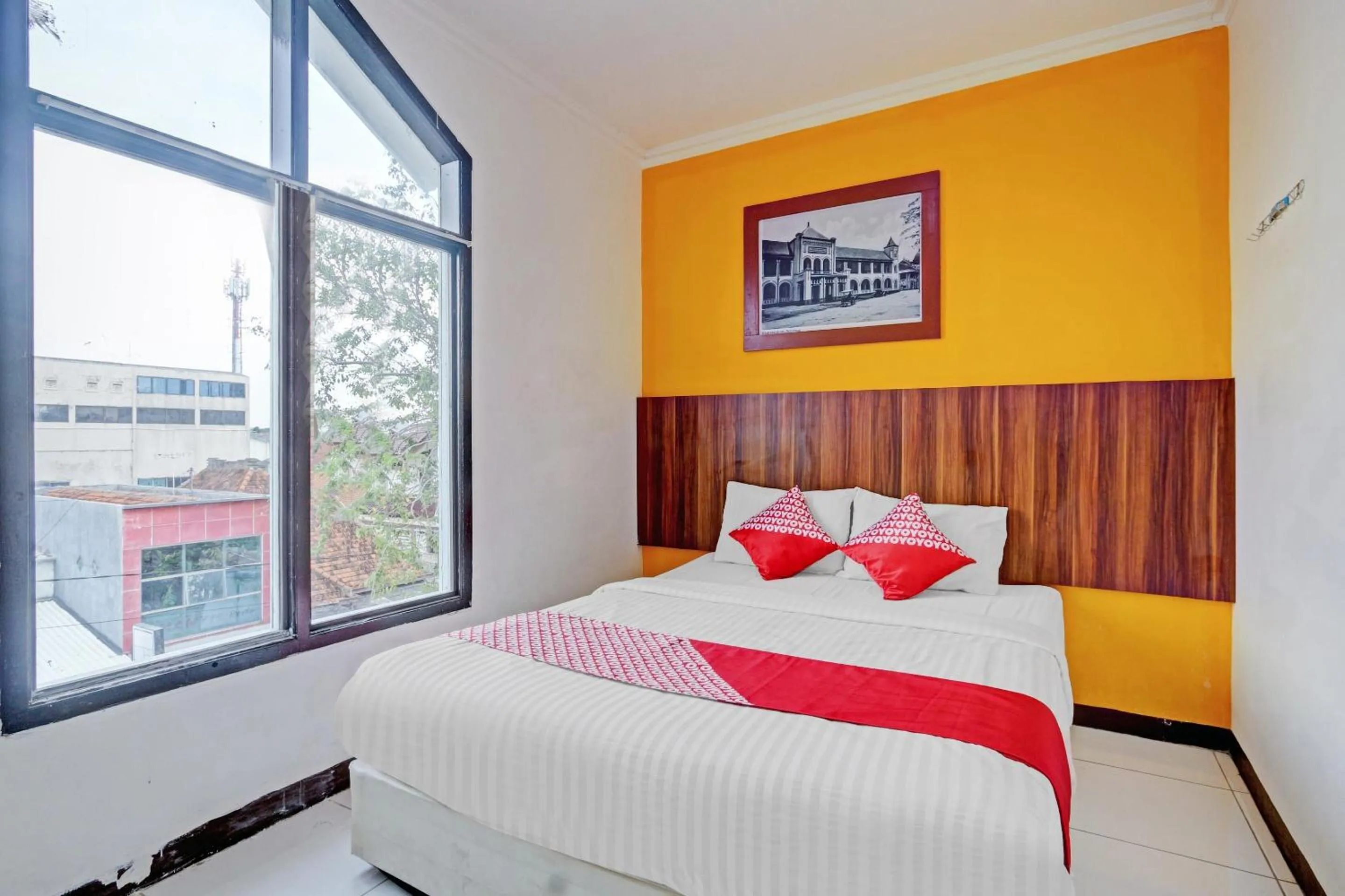 Bedroom, Bed in Hotel O Near Mall Ciputra 2